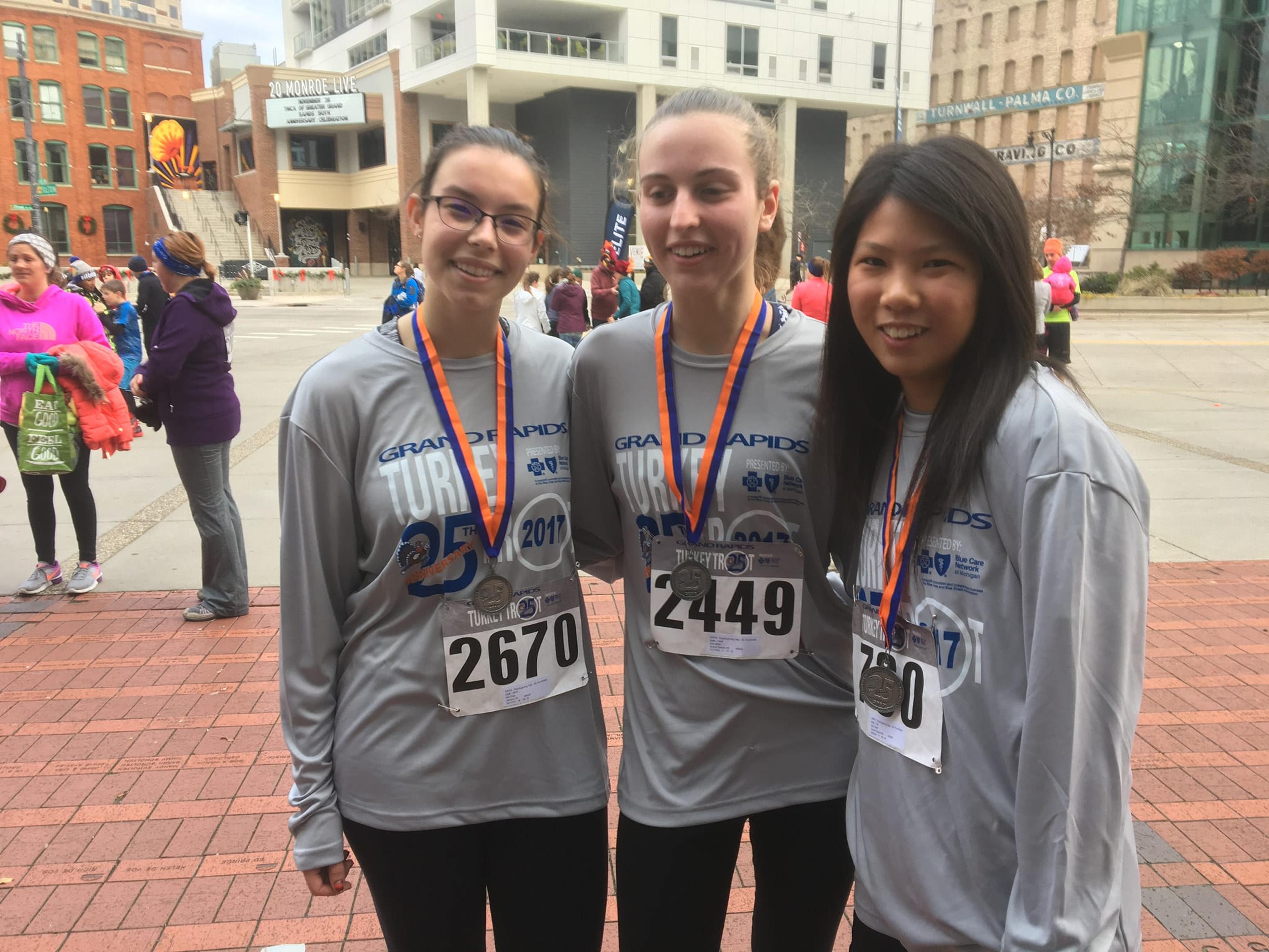 Participants from the 2017 Turkey Trot.