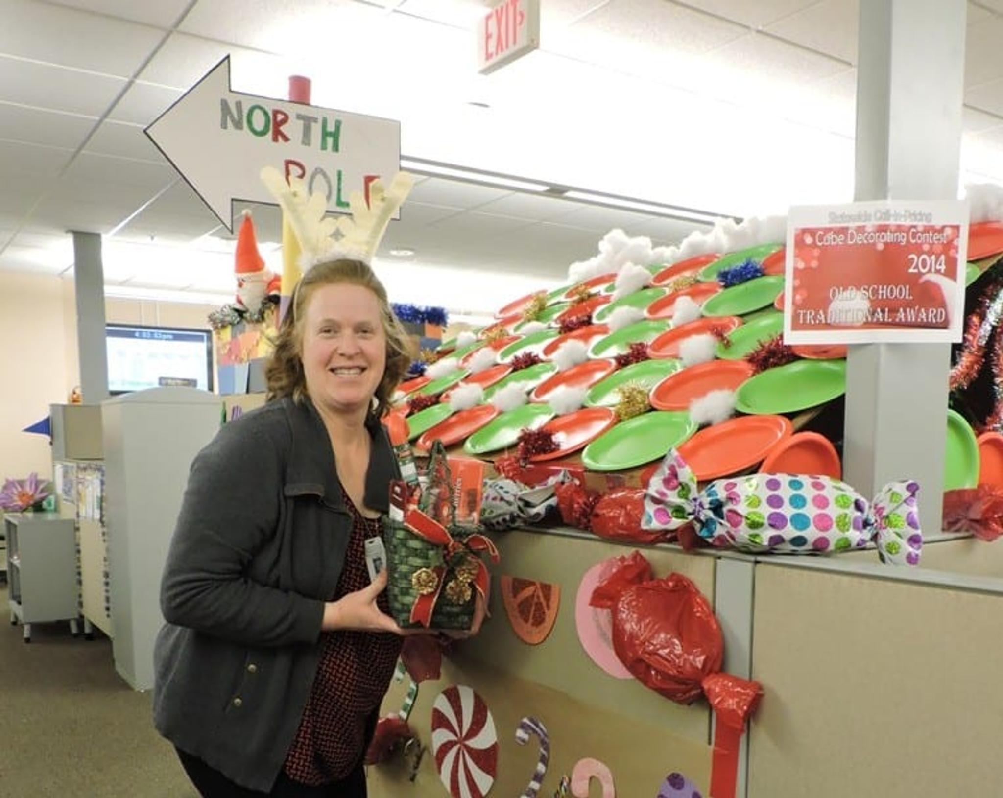 BCBSM Employee Spreads Holiday Cheer with UltraFestive Cubicle
