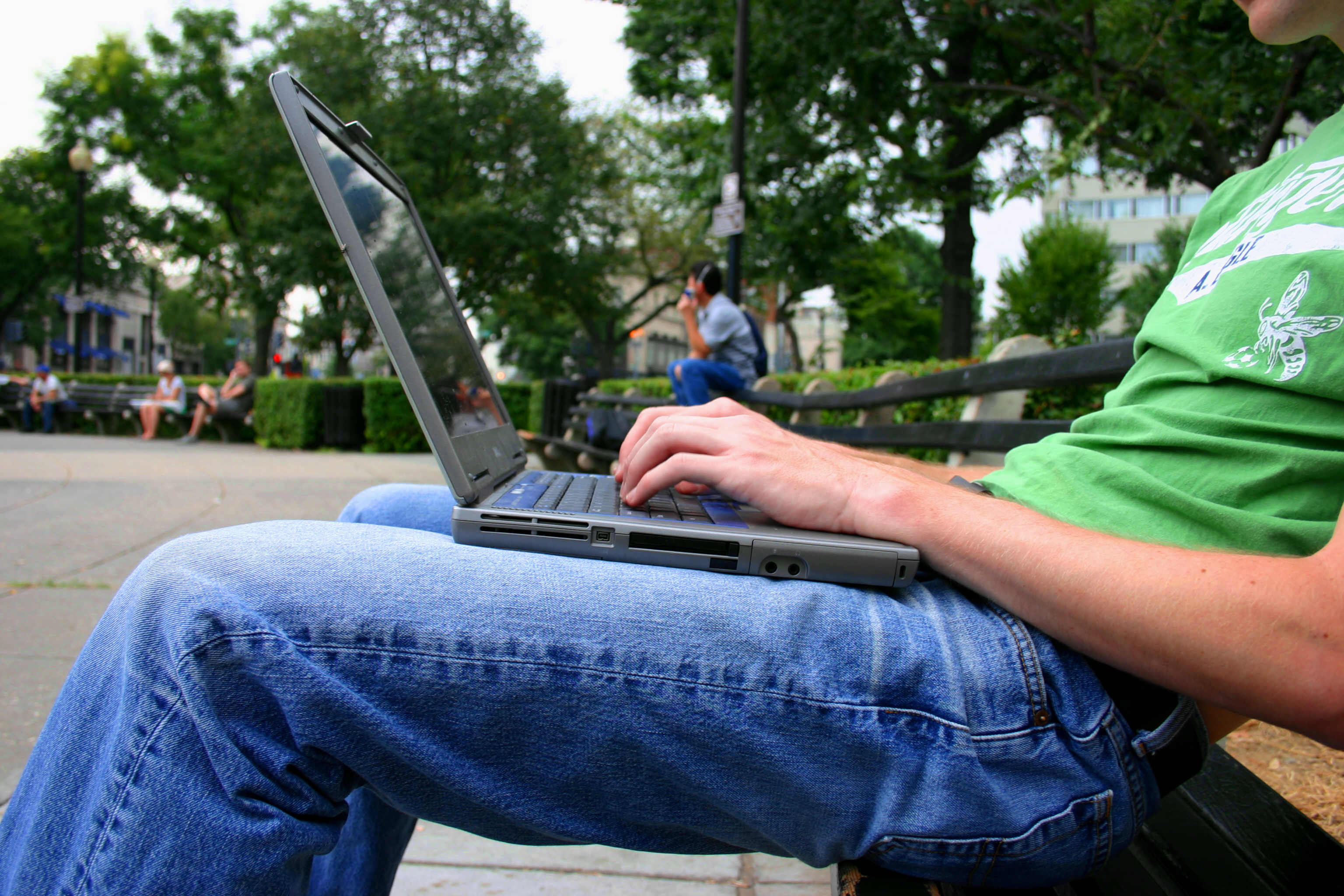 Used laptops. Laptop using. Man Laptop. Мужчина в ноутбуке босиком. Faulty Laptop.