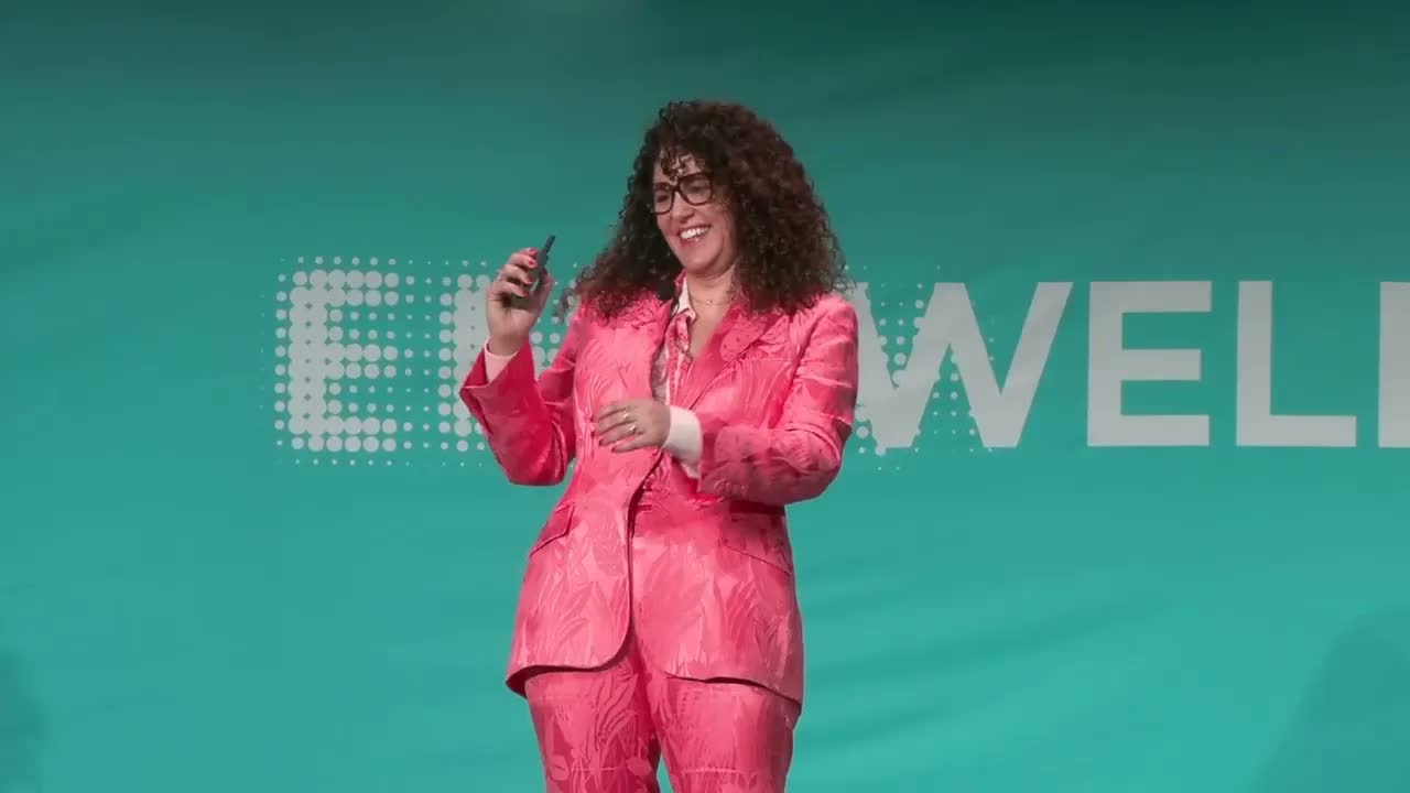 Laurel on stage
