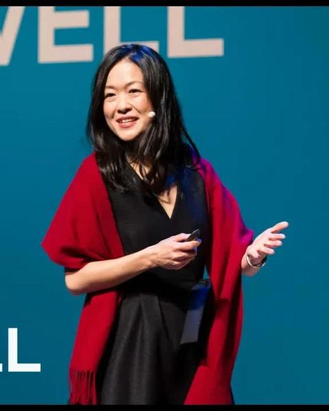 Yoko Sen On Stage