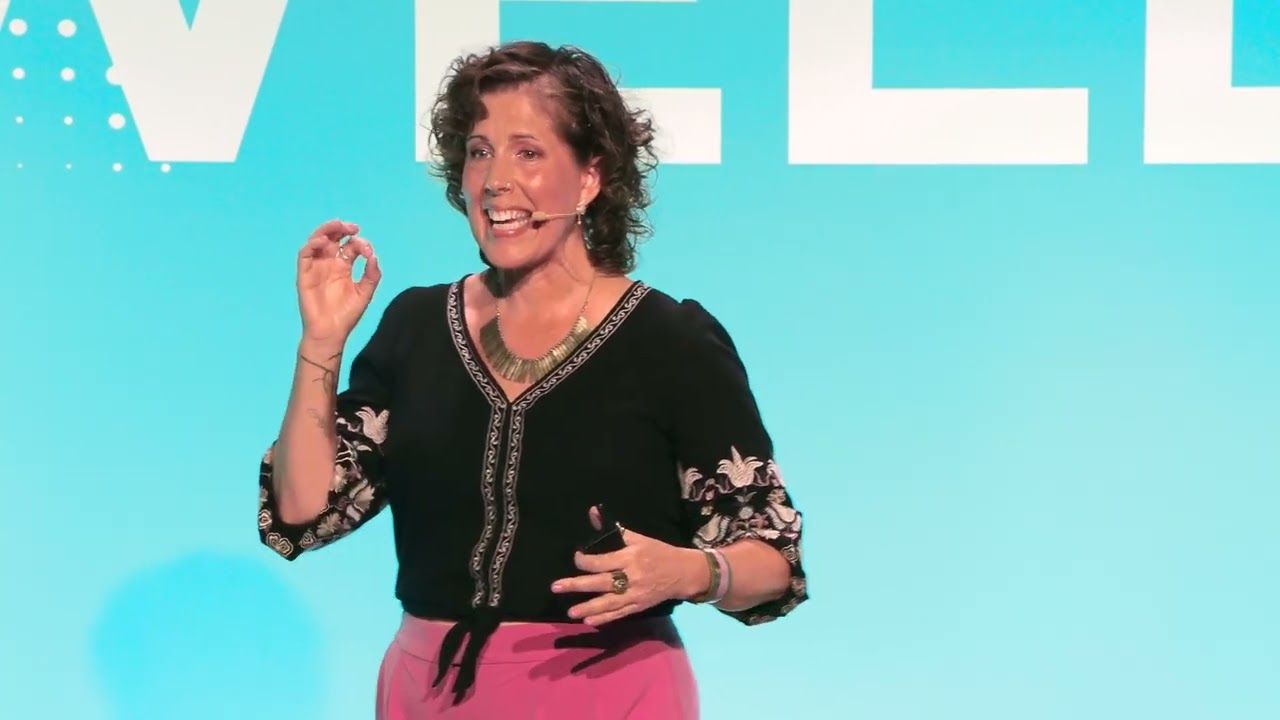 Lisa Keefauver on stage