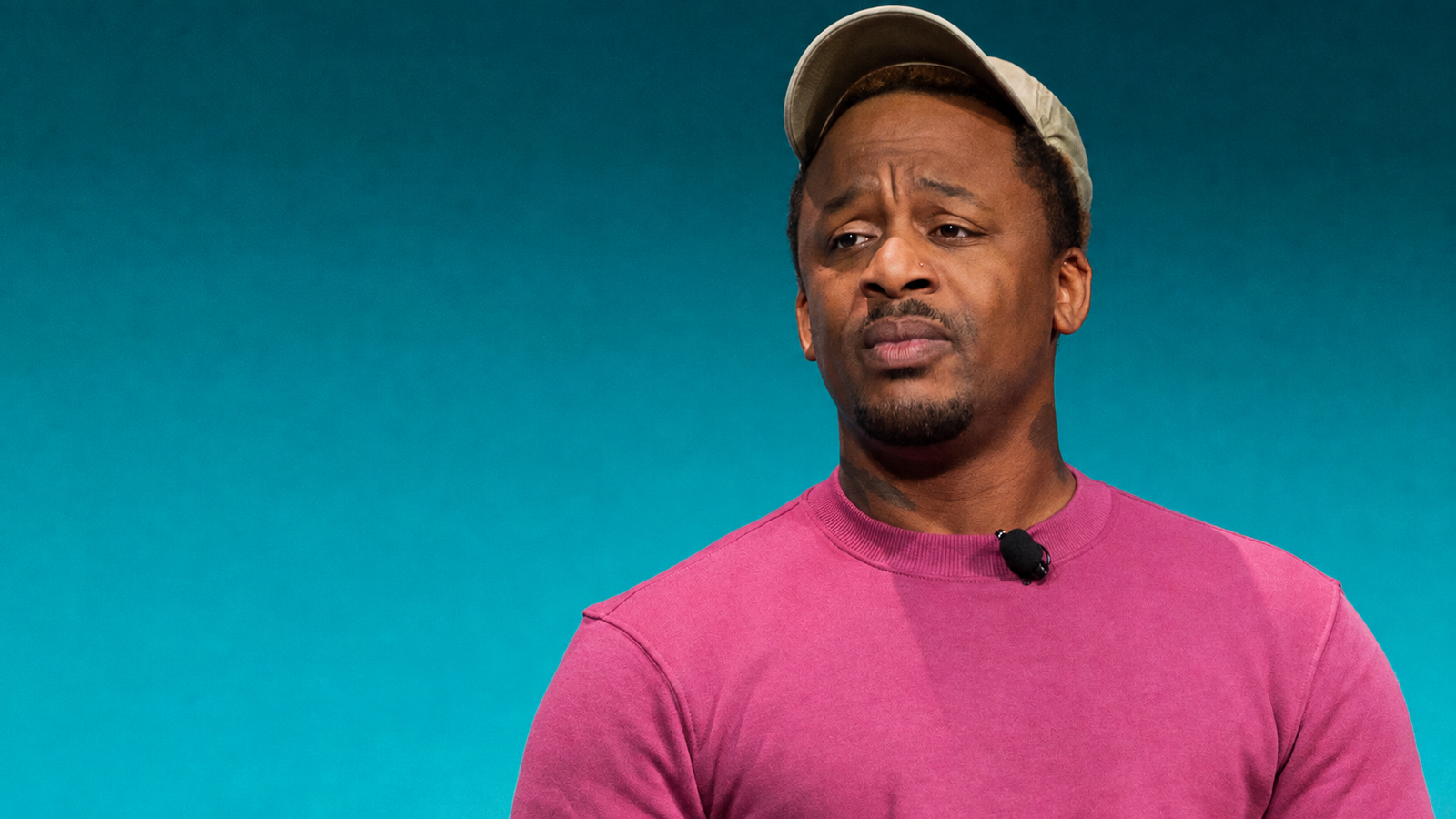 Darnell on stage