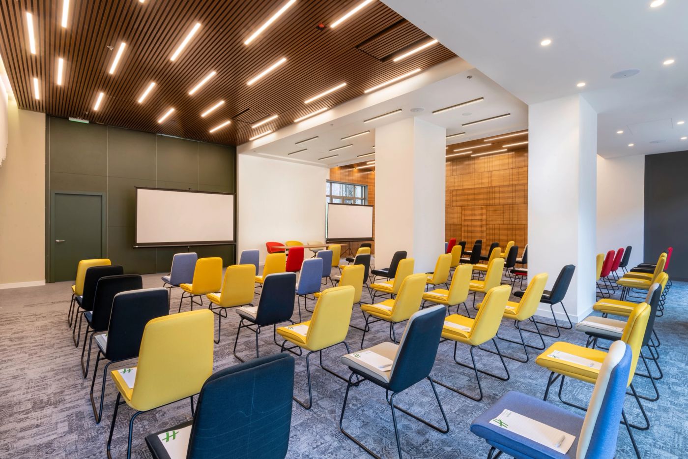 Holiday Inn Yerevan-Republic Square - photo 3
