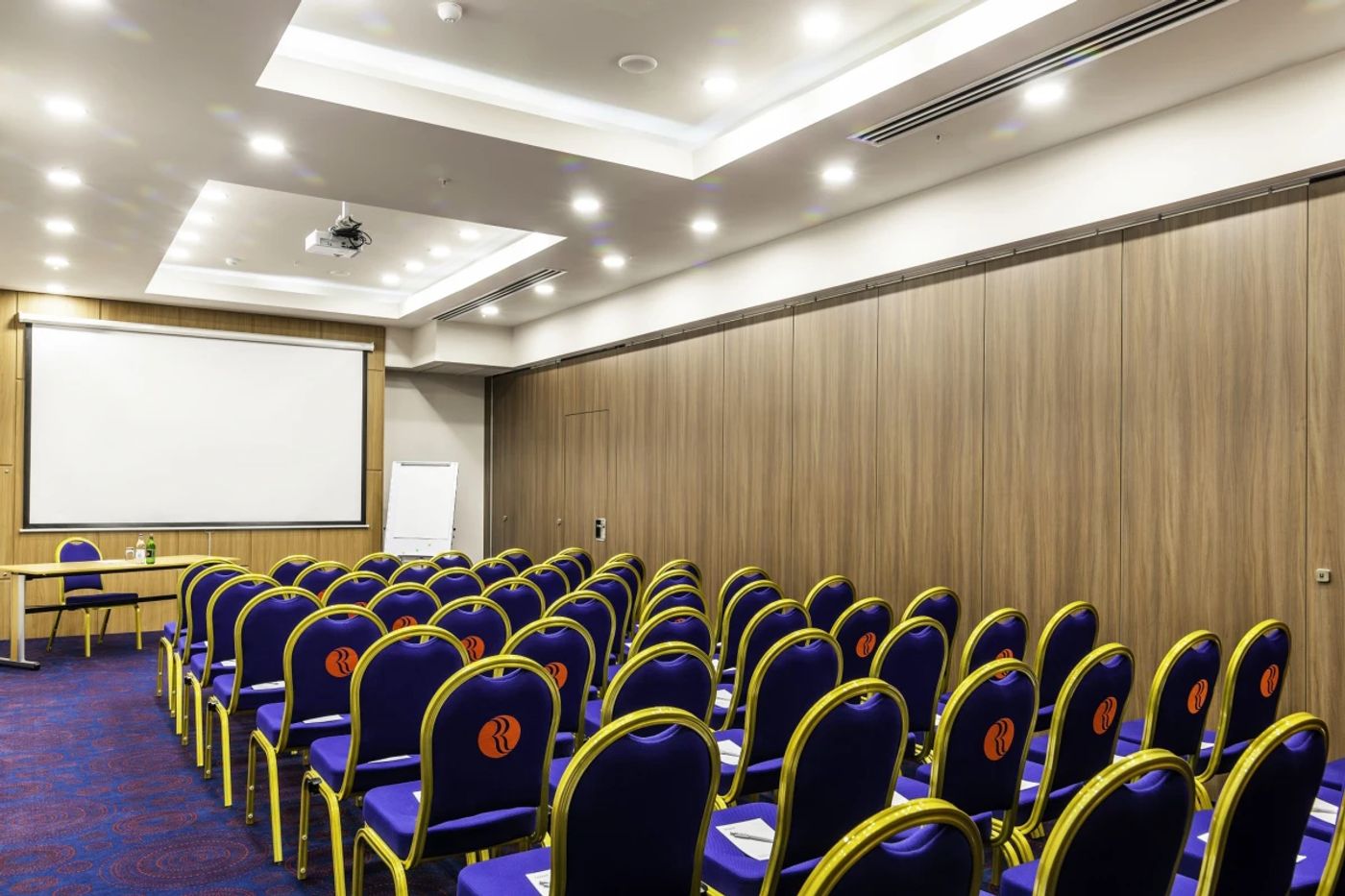 Ramada by Wyndham Yerevan Hotel - photo 2
