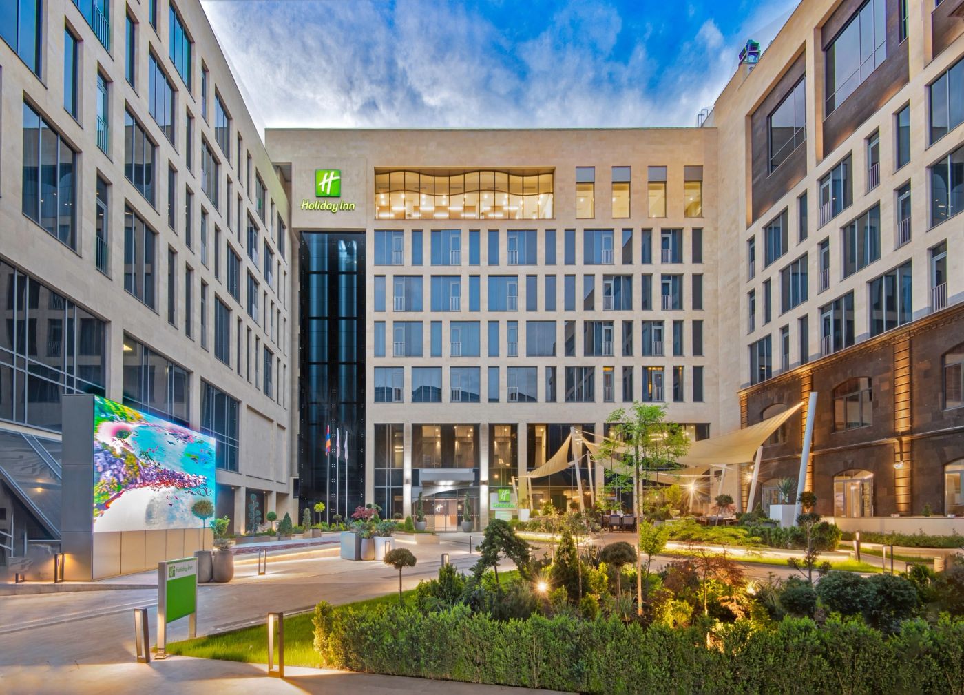 Holiday Inn Yerevan-Republic Square - photo 1