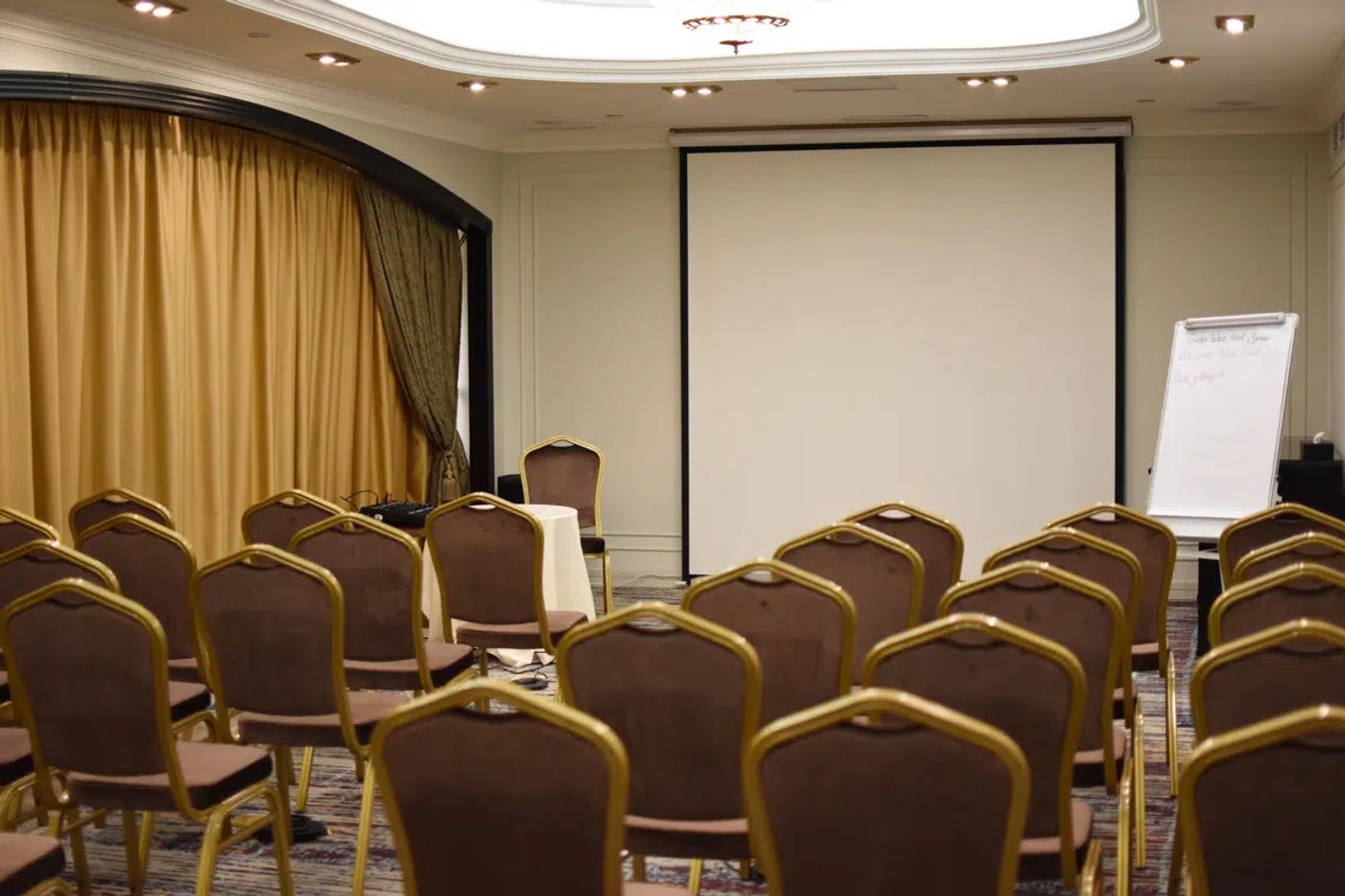 Golden Palace Hotel Yerevan - photo 1