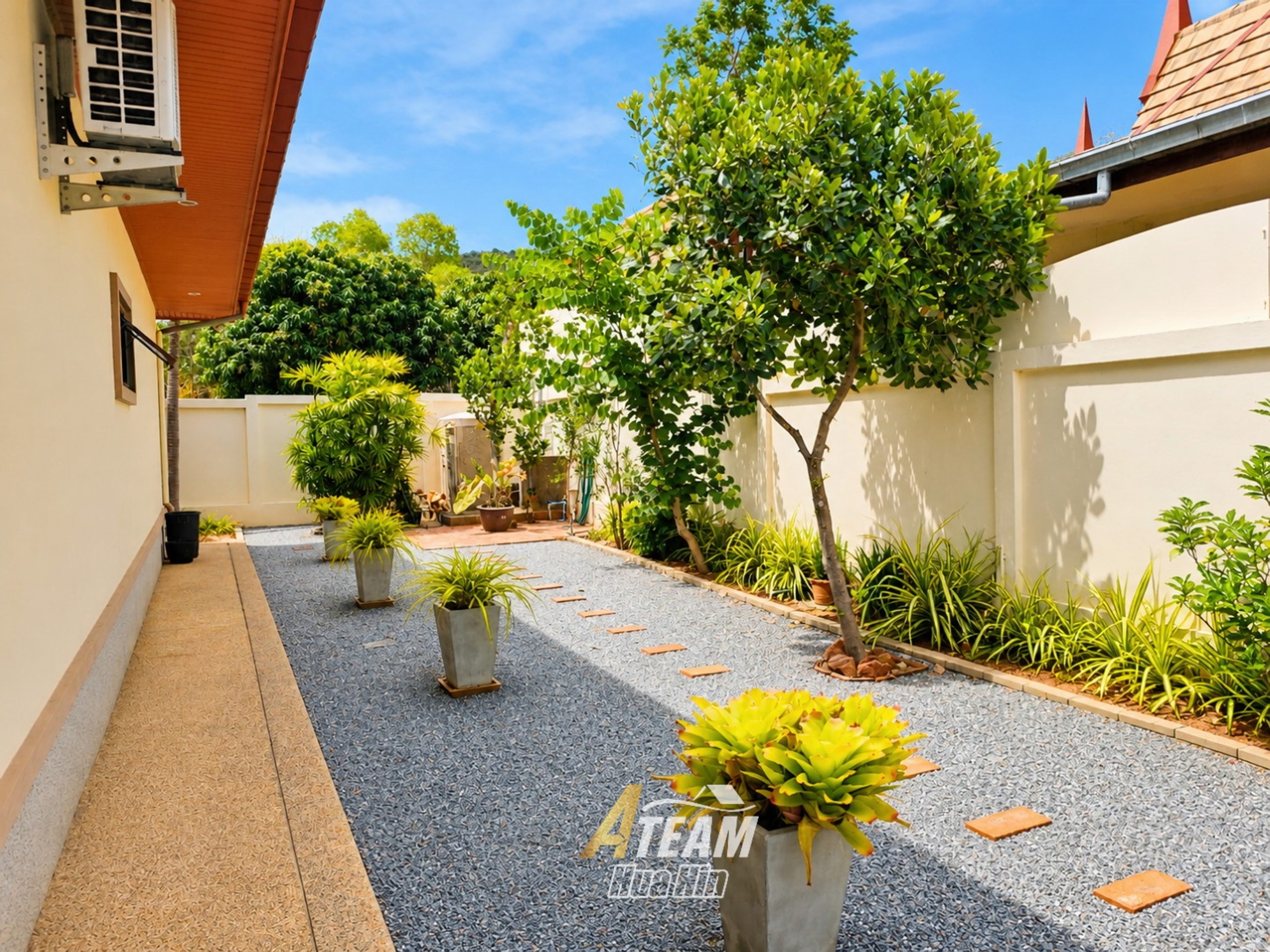 Tropical Pool Villa on a Large  Land Plot thumbnail 13