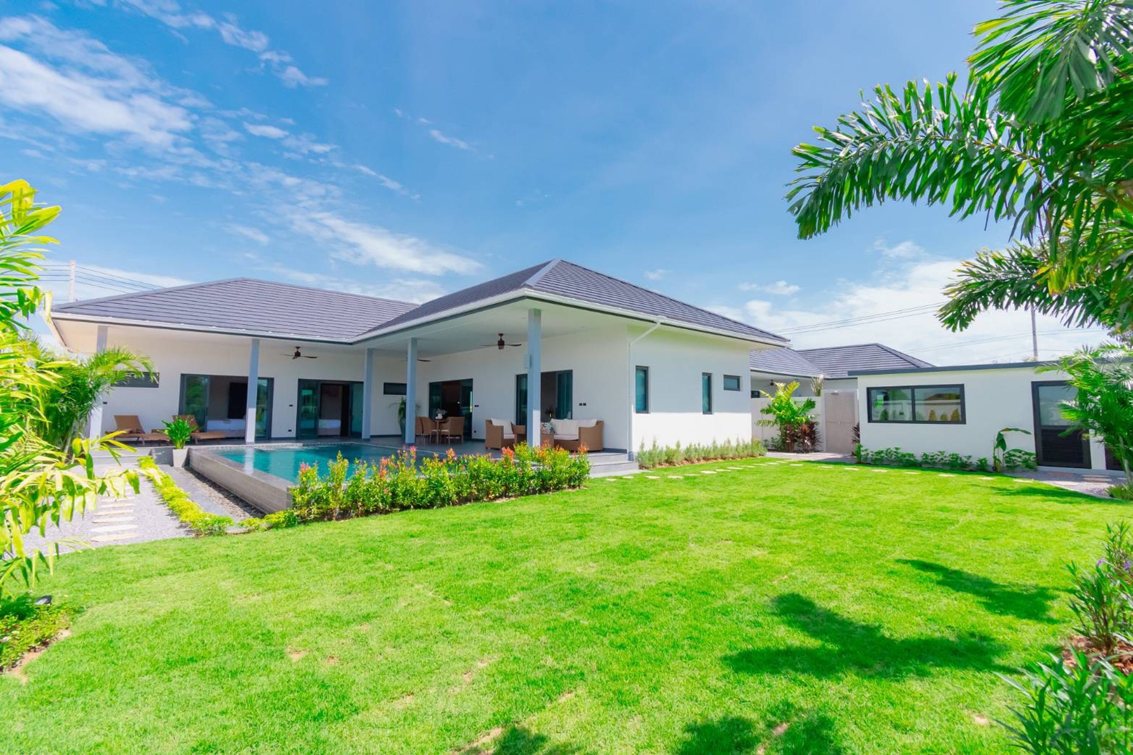 Beautifully Designed 3 Bed 3 Bath Private Pool Villa thumbnail 22