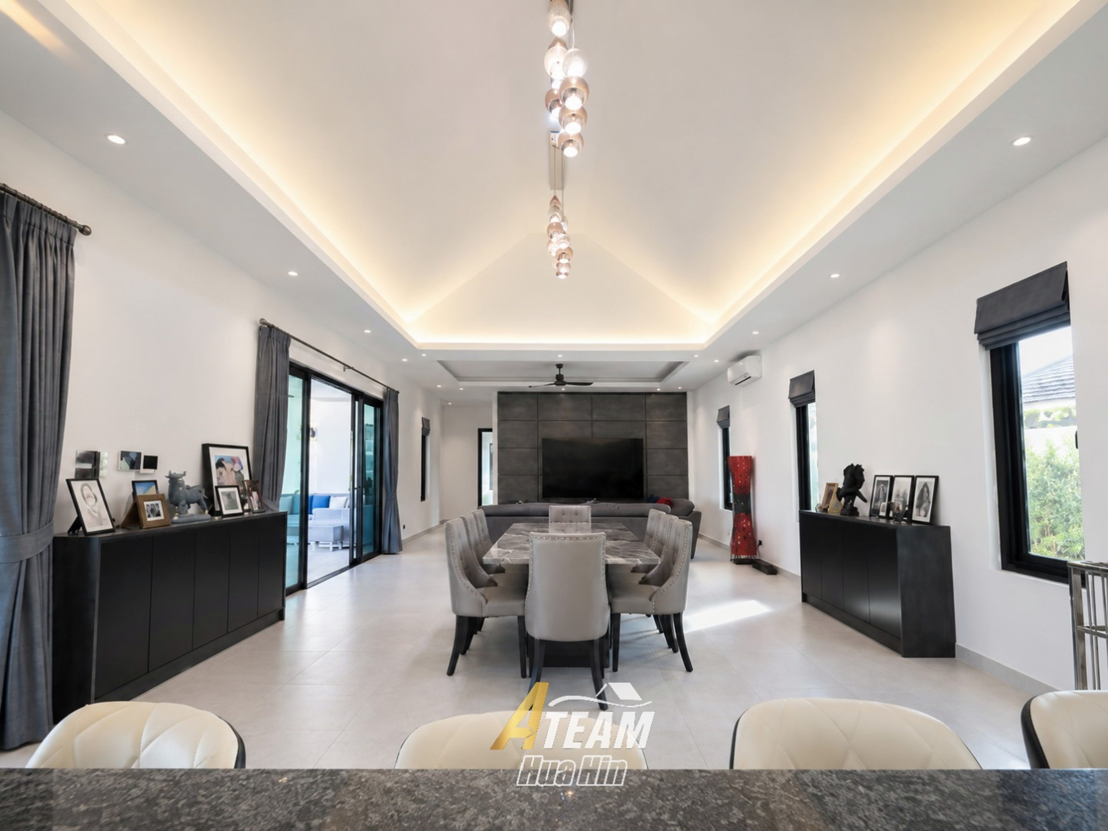 Prestigious Parkside Living on Millionaires Avenue thumbnail 19