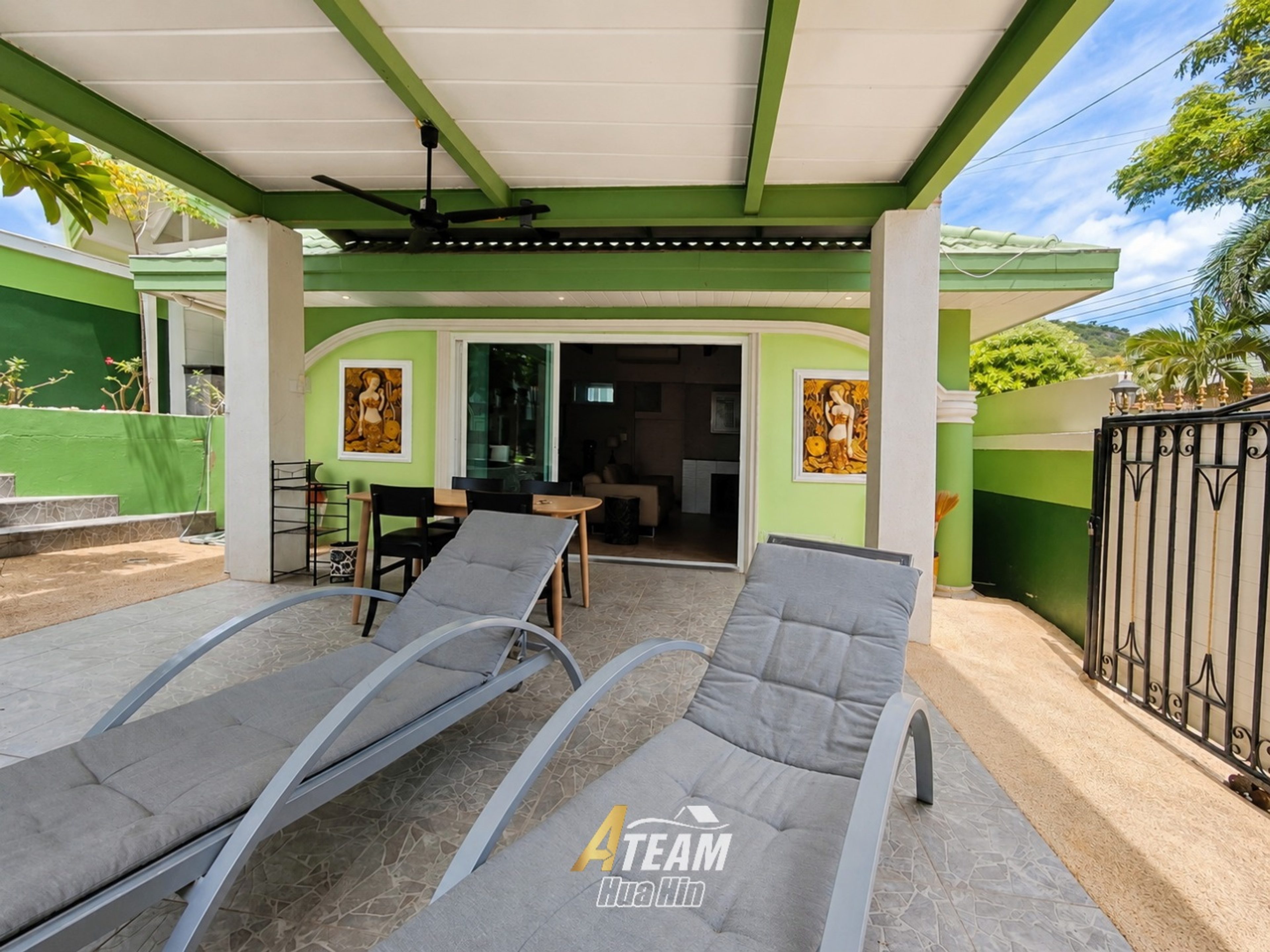 Unique Renovation Opportunity at Stuart Park with Mountain Views thumbnail 3
