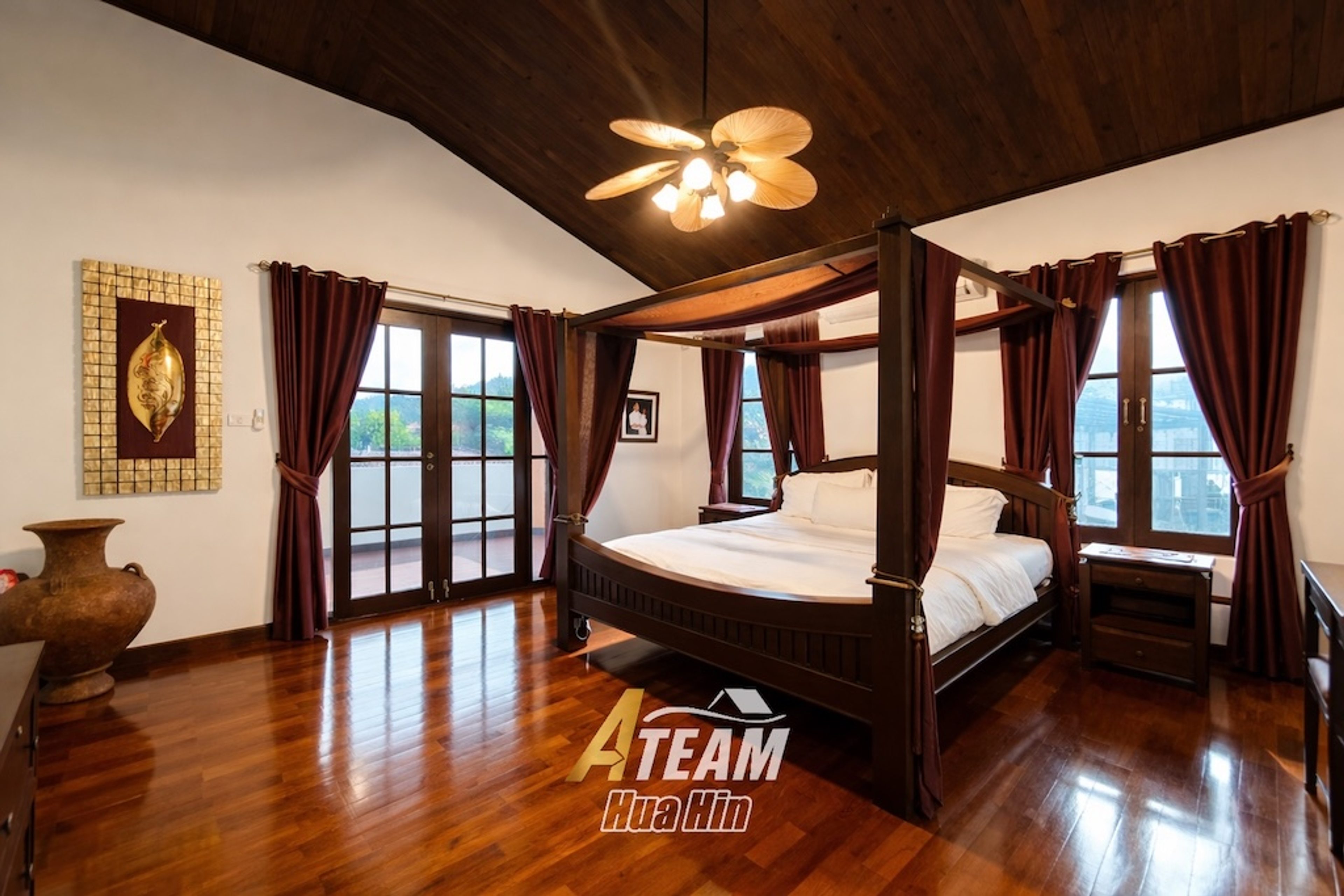 Luxury 6-Bedrooms Spacious 3,200 sqm Estate 5 min from city center —  thumbnail 17