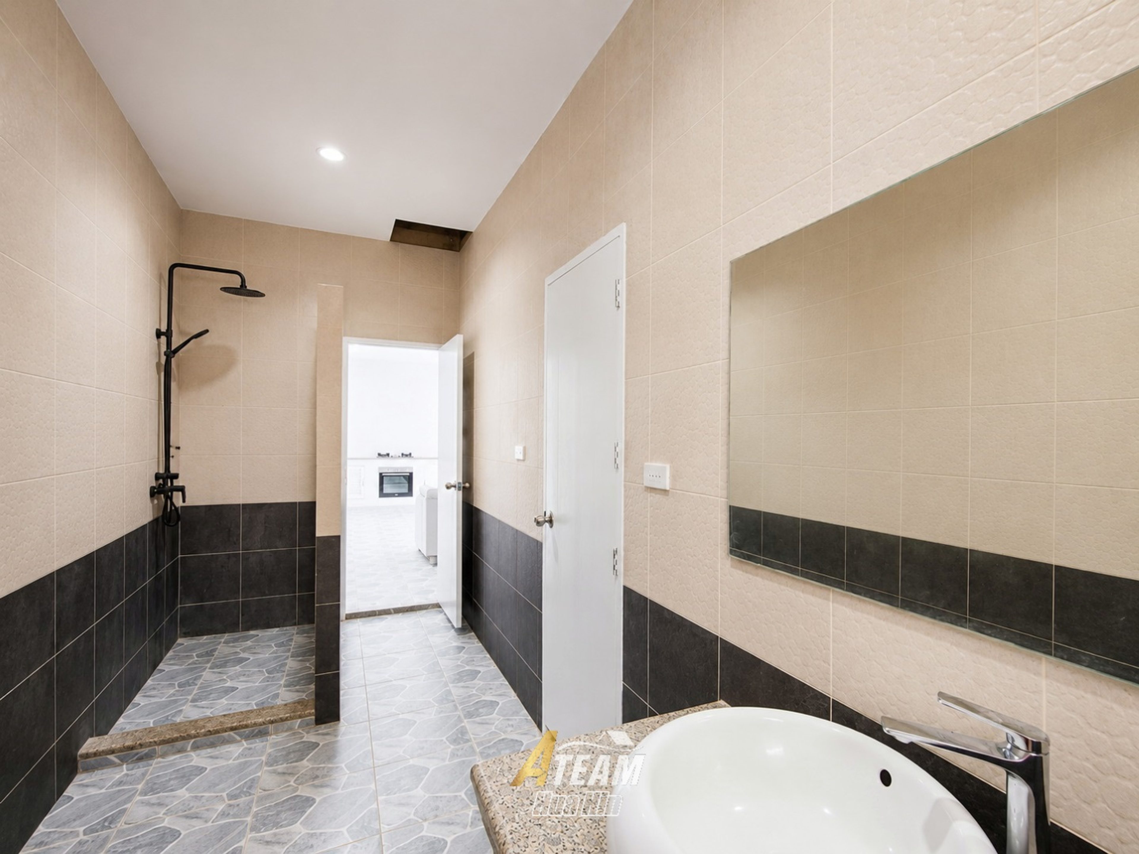 Large 5-Bedroom Estate on 2.6 Rai for Rent – Pranburi thumbnail 22