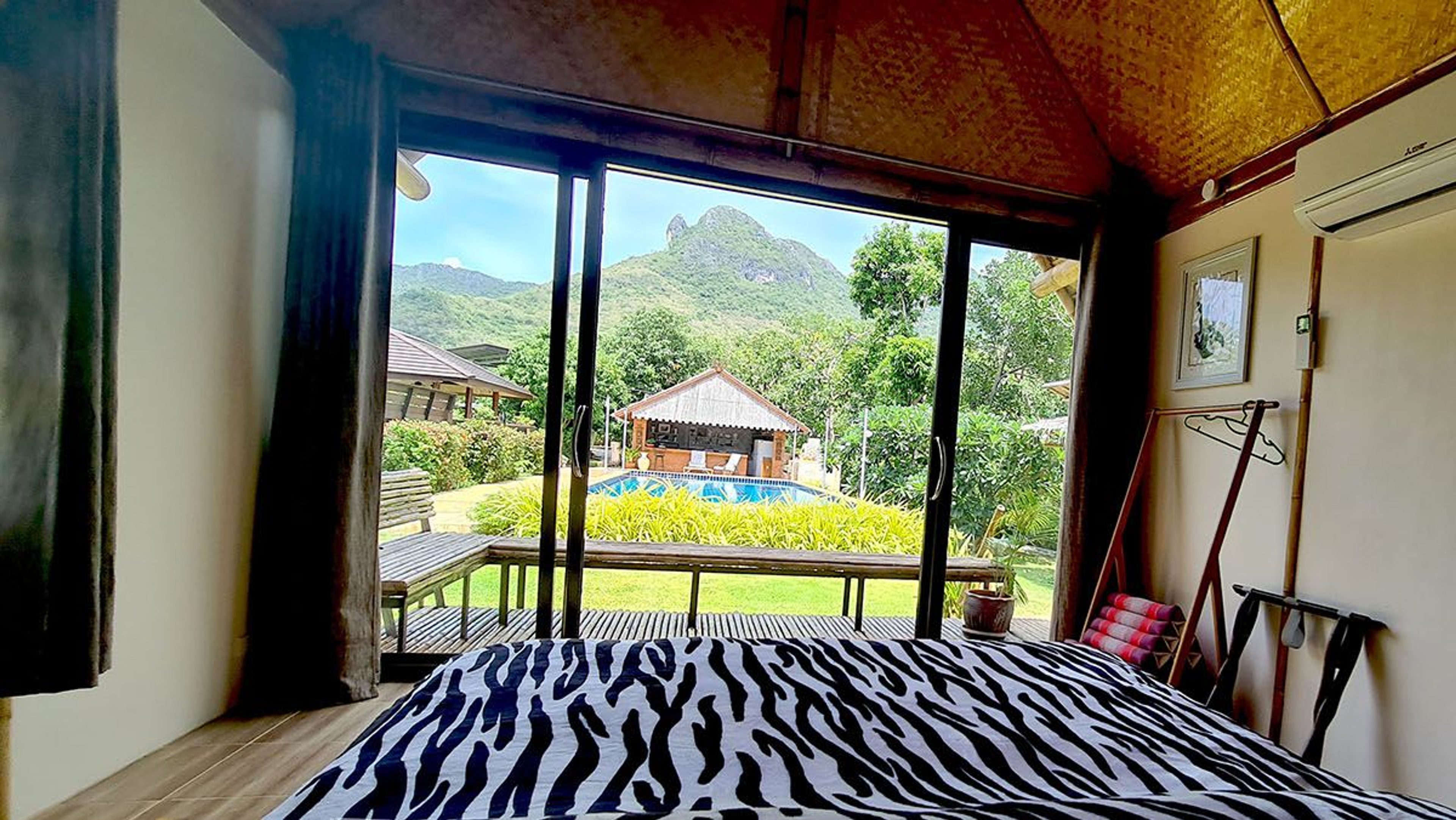 Mango Hills one of a kind resort property in stunning scenic location thumbnail 40