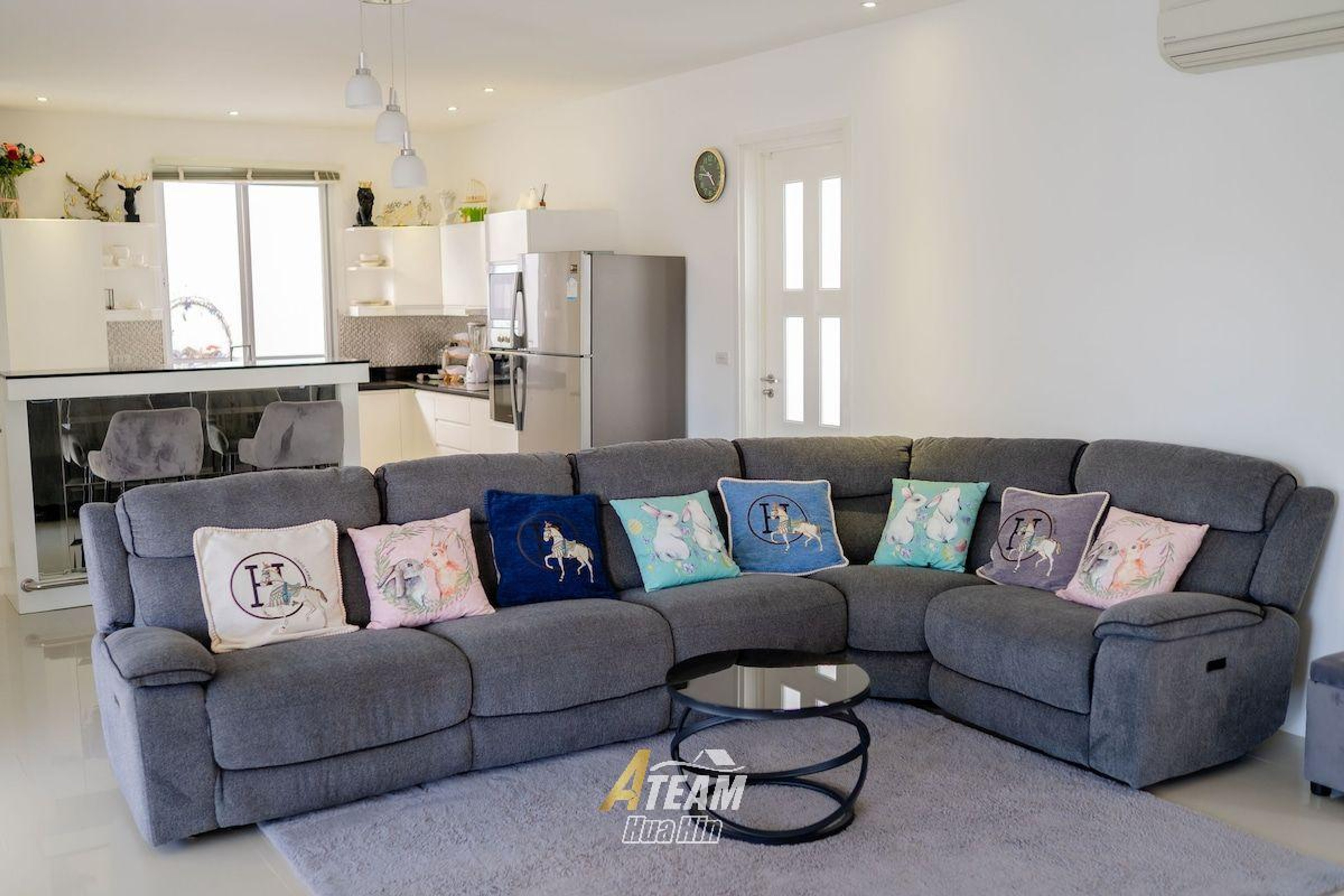 Luxury 3-Bedroom Pool Villa for Sale at Falcon Hill, Soi 102