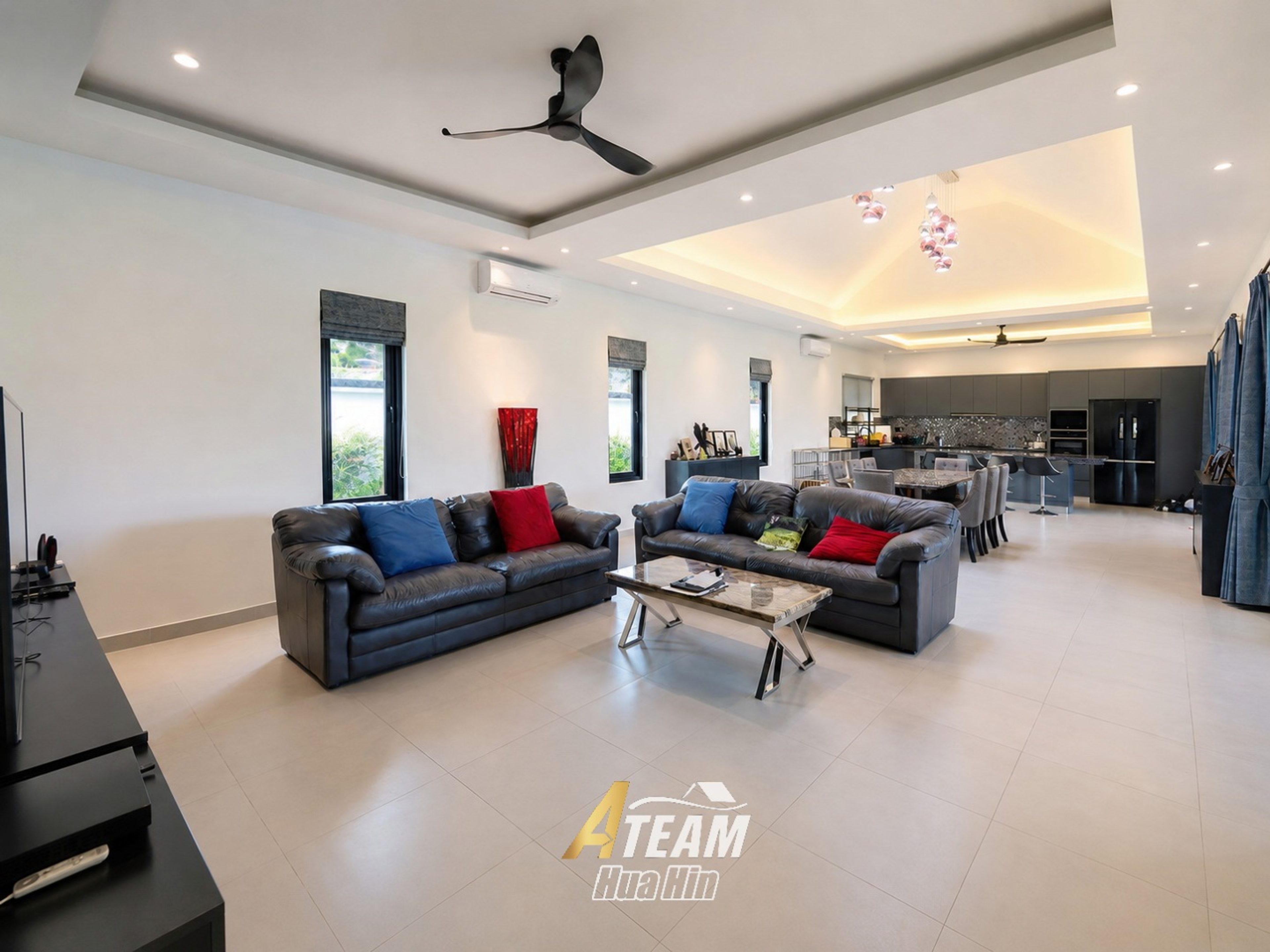 Prestigious Parkside Living on Millionaires Avenue thumbnail 16