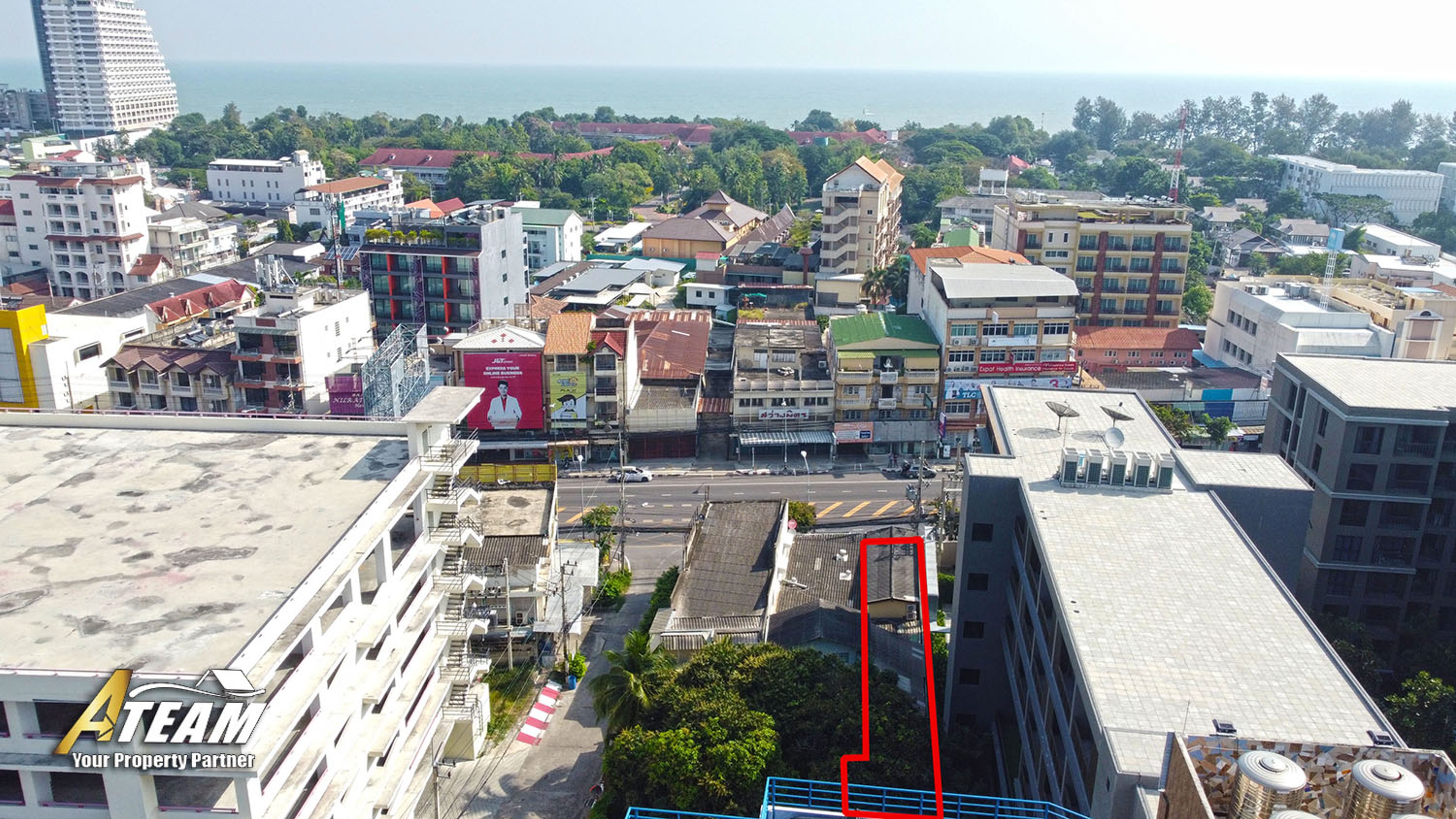 Great investment opportunity right next to Maven Condominium on Petchk thumbnail 8