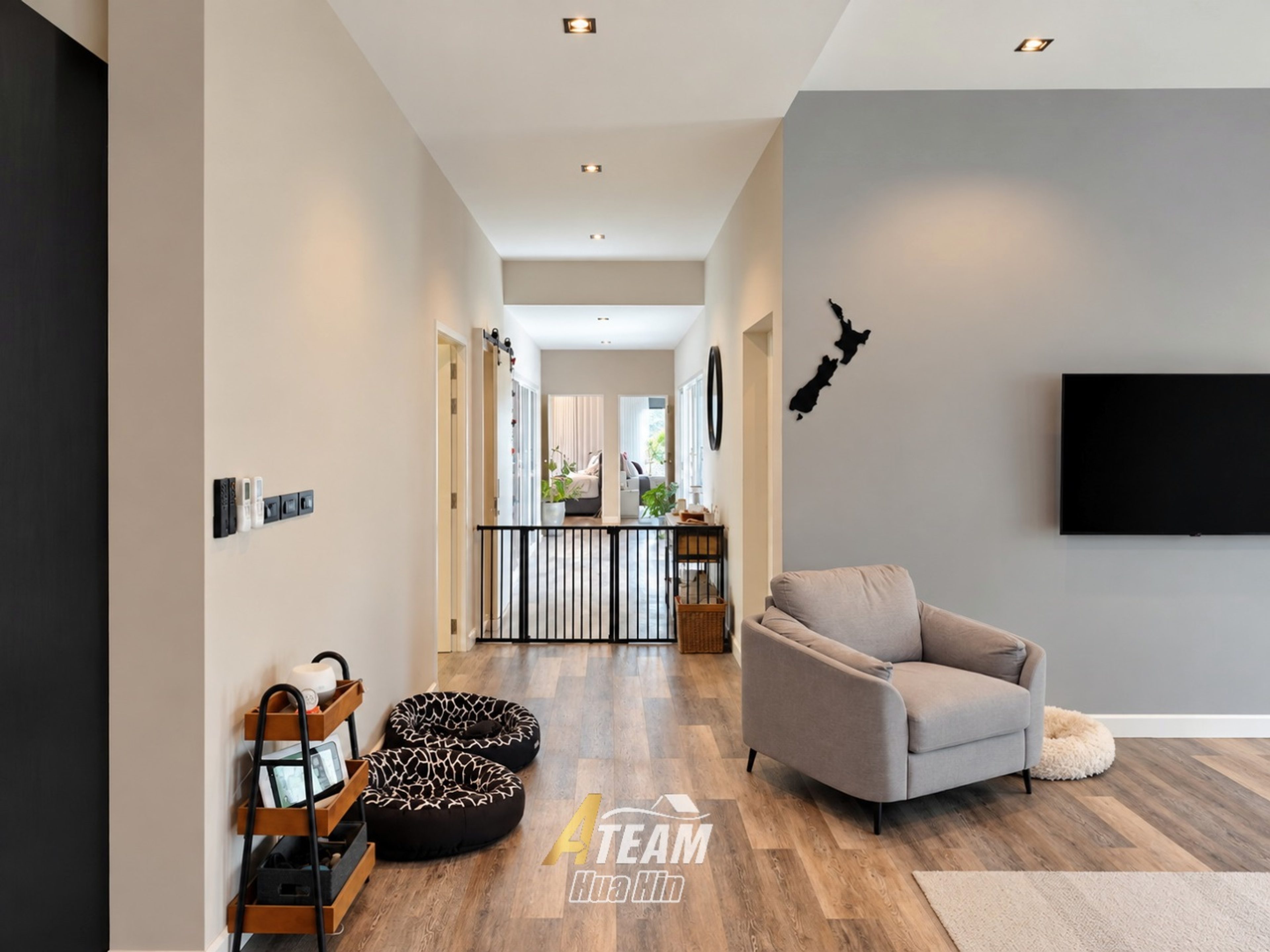 Spacious 4-Bedroom Pool Villa in Black Mountain Area thumbnail 13