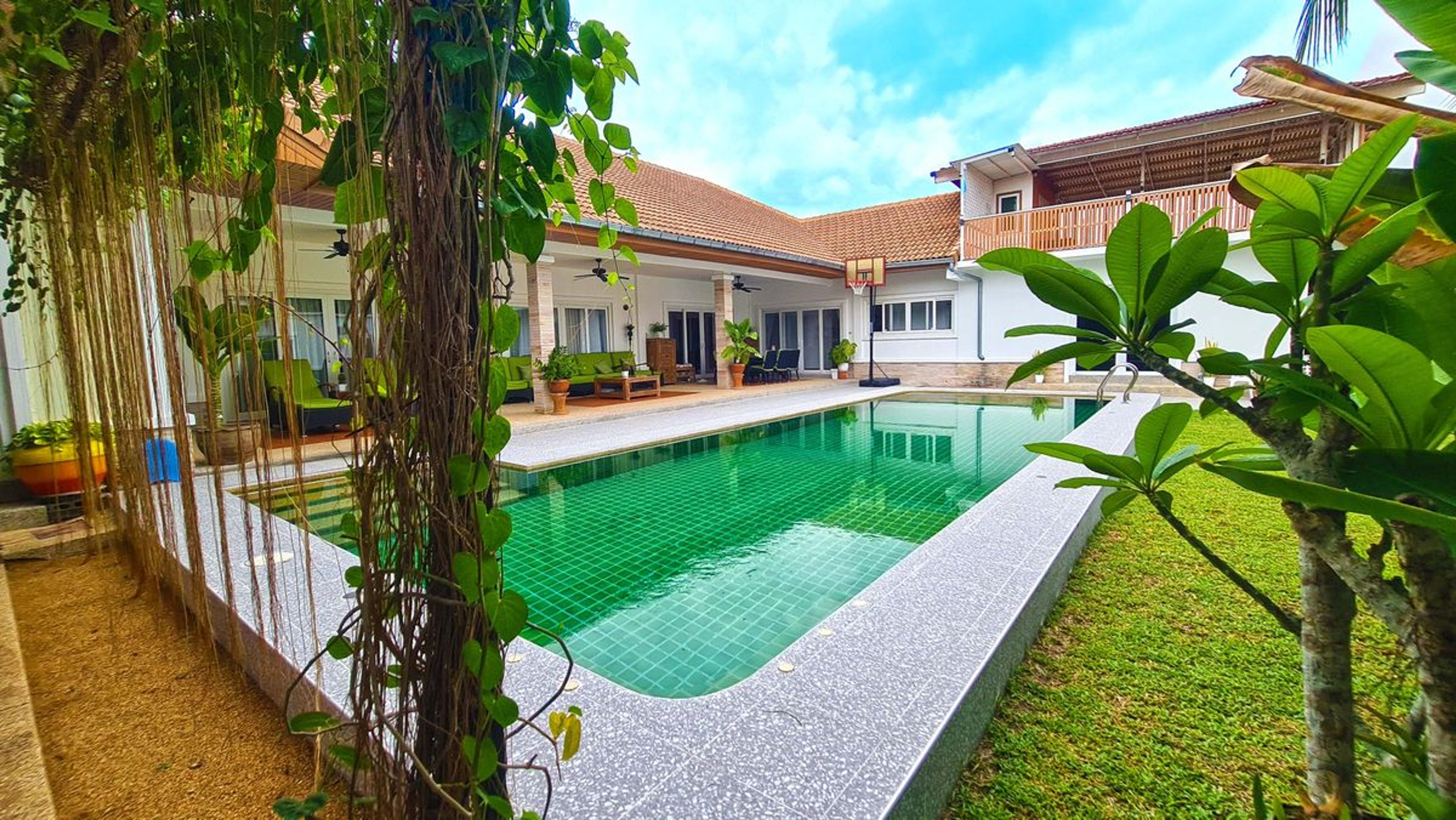 luxury 7 bedrooms Pool Villa in Orchid Palm Homes thumbnail 33