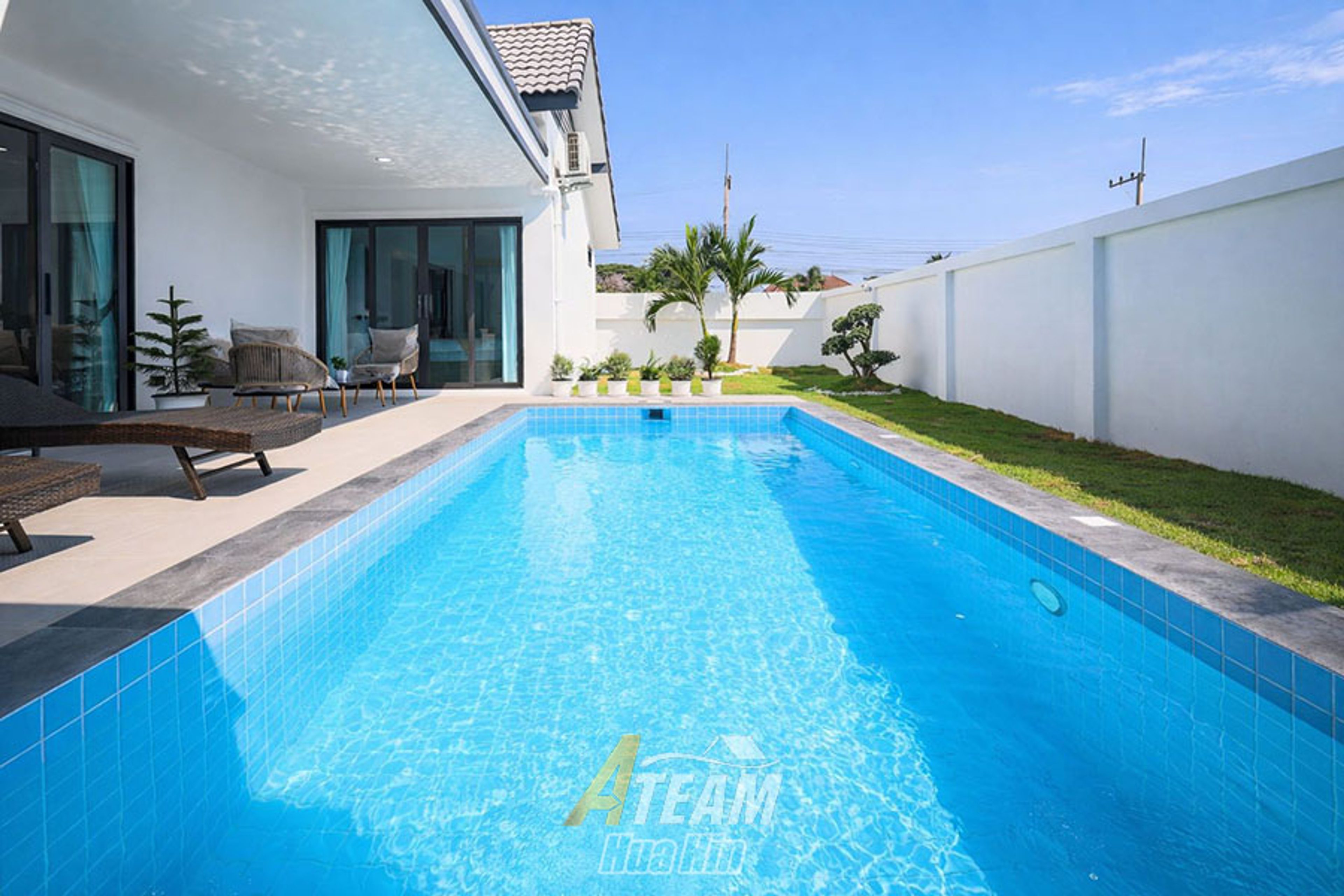 Modern Pool House for Sale in Hua Hin Center – Soi 102 thumbnail 3