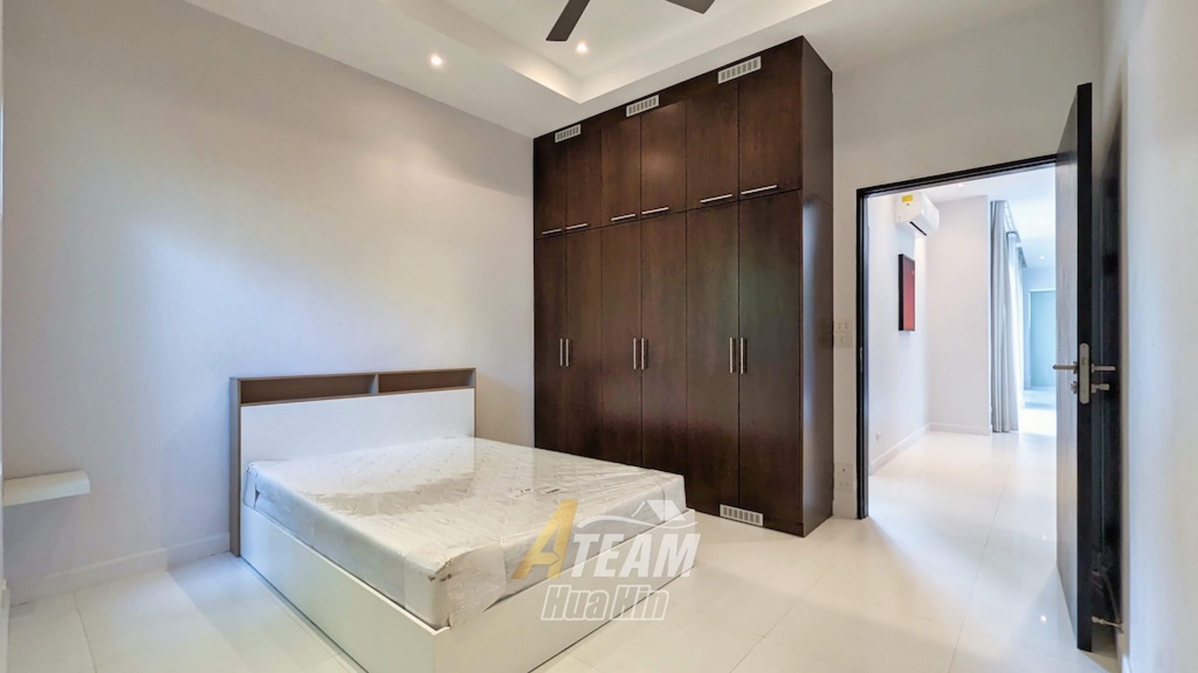 Luxury Pool Villa for rent in Woodland,  Thap Tai  thumbnail 25