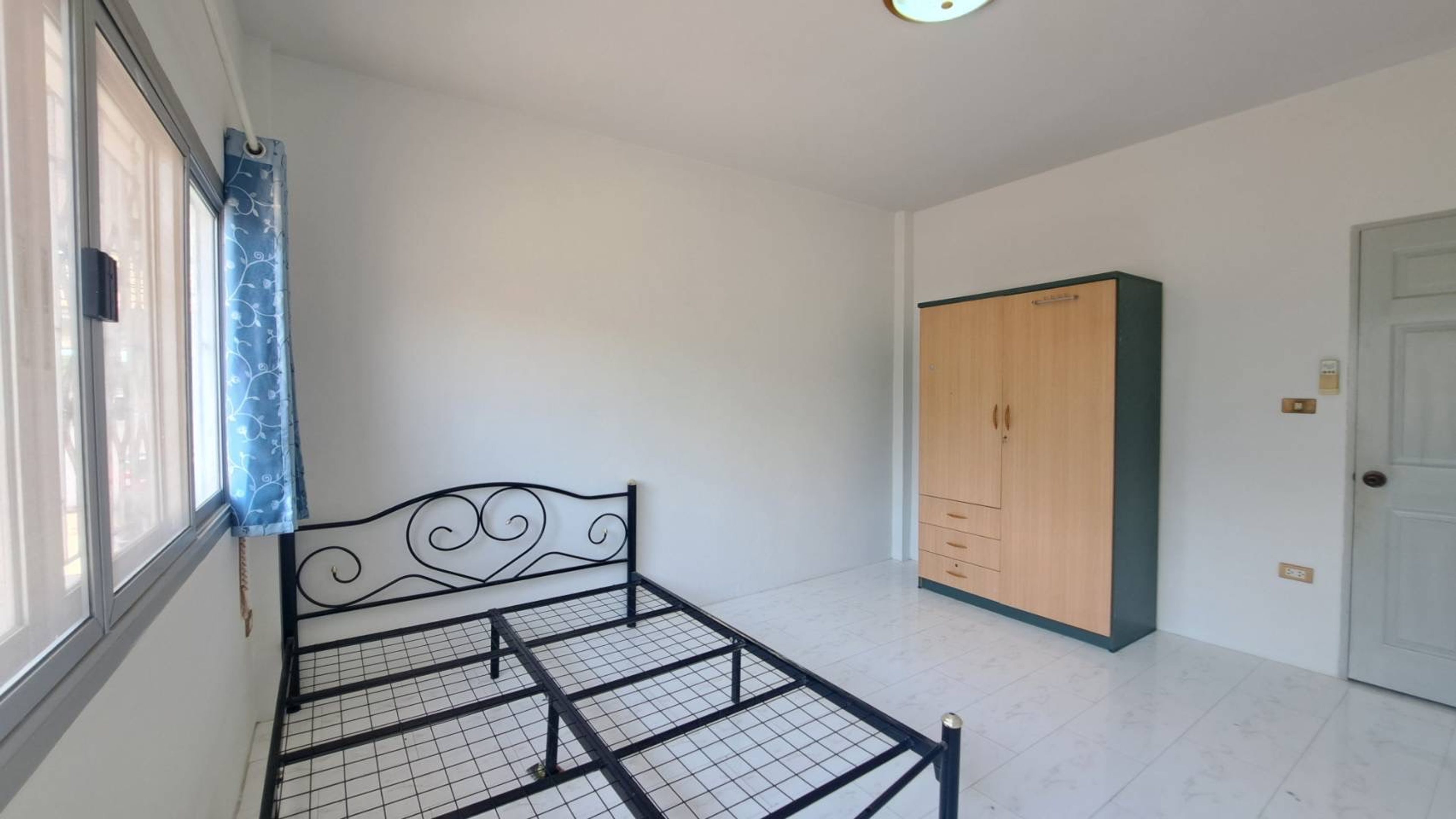Spacious 3-Bedroom House for Sale in Hua Hin Soi 2 thumbnail 23