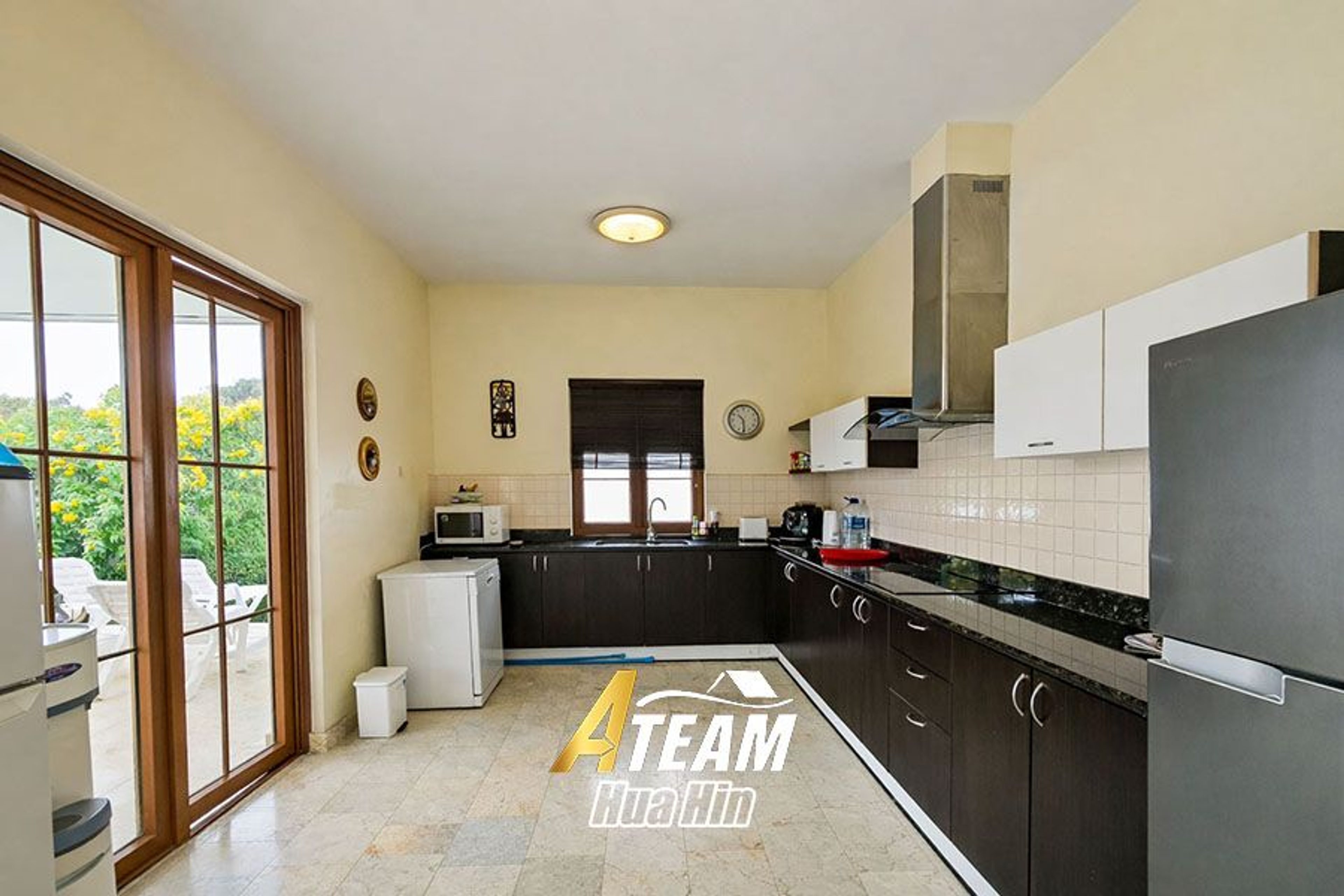 Spacious Living in a Premium Hillside Community thumbnail 10