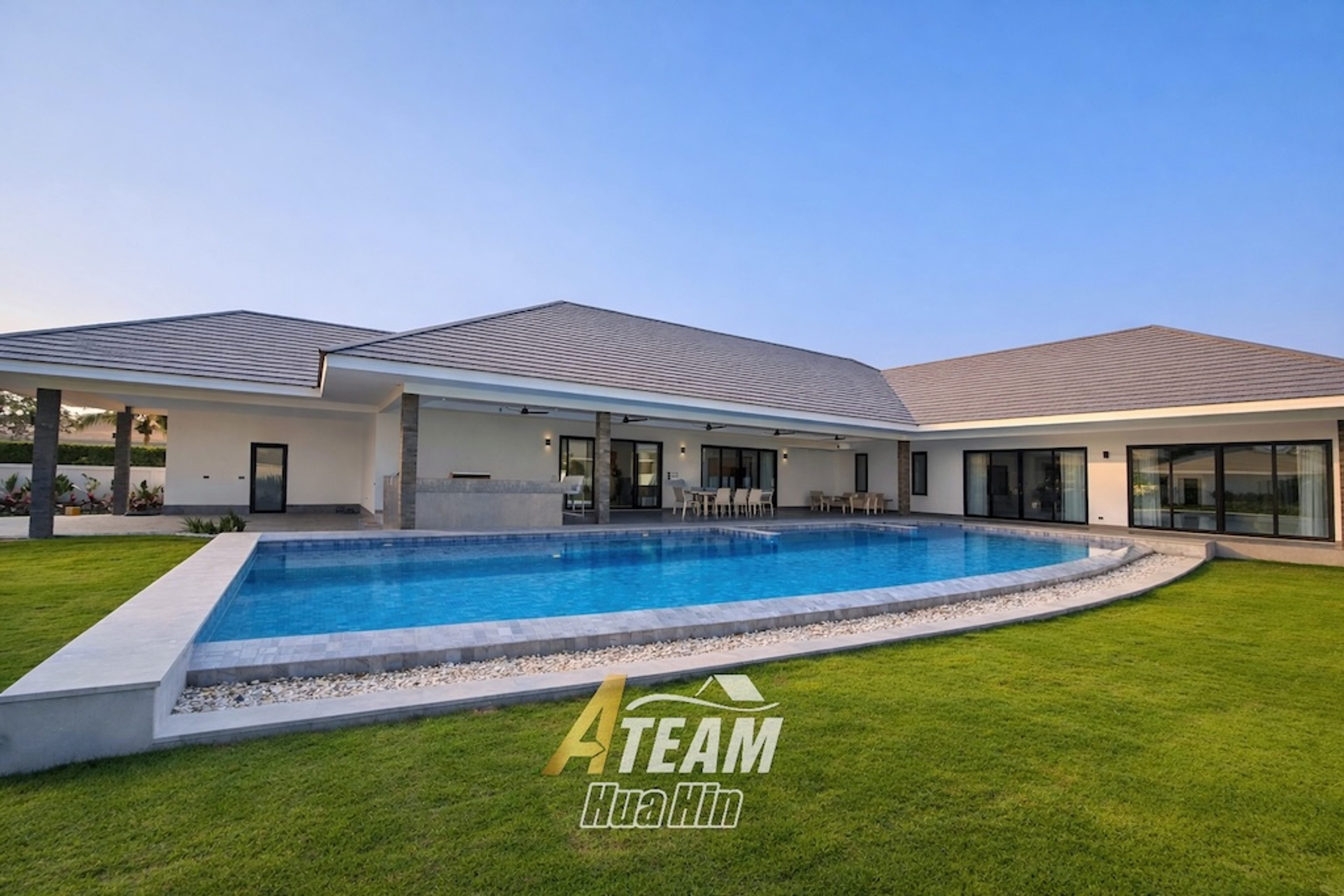Prestigious 5-Bedroom Pool Villa on 2,622 sqm Prime Land thumbnail 32
