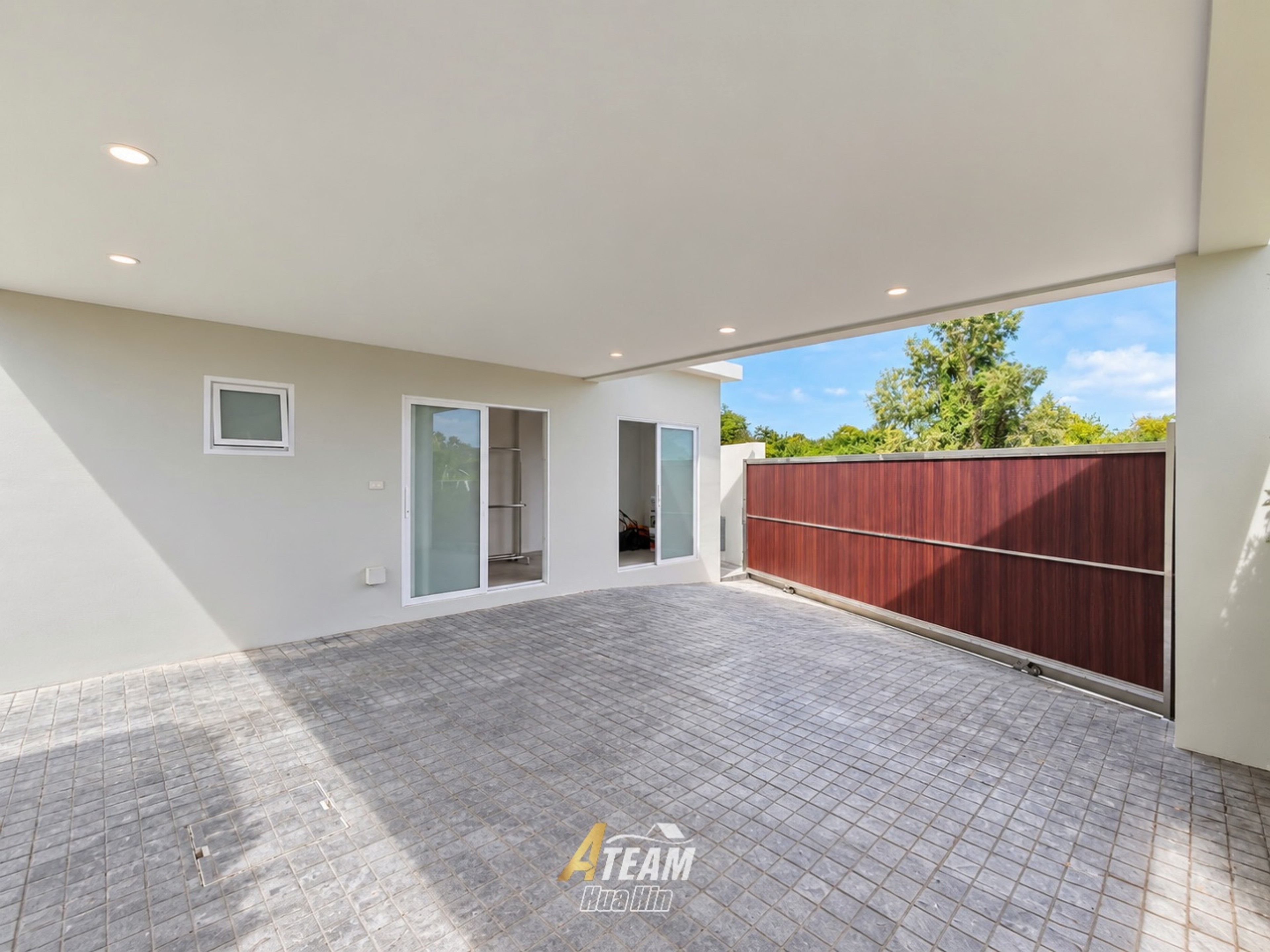 Like-New 3-Bedroom Pool Villa