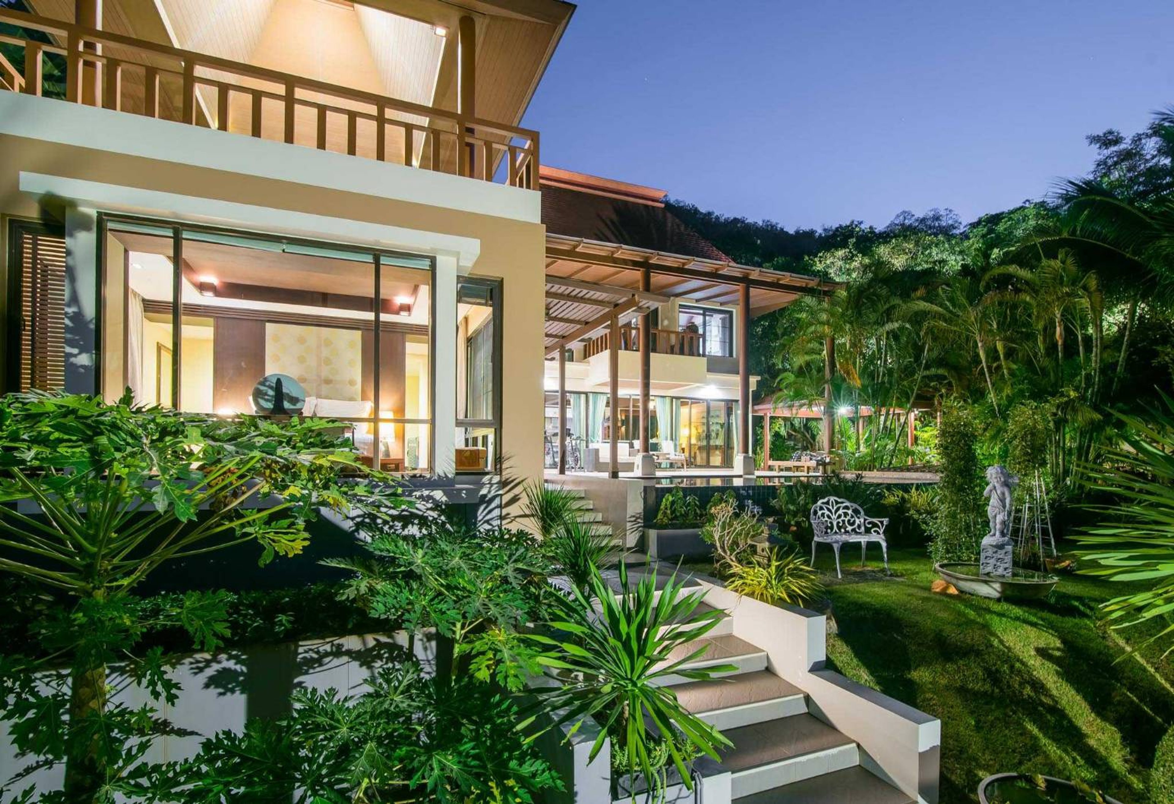 Luxury Villa with panoramic sea view  thumbnail 6