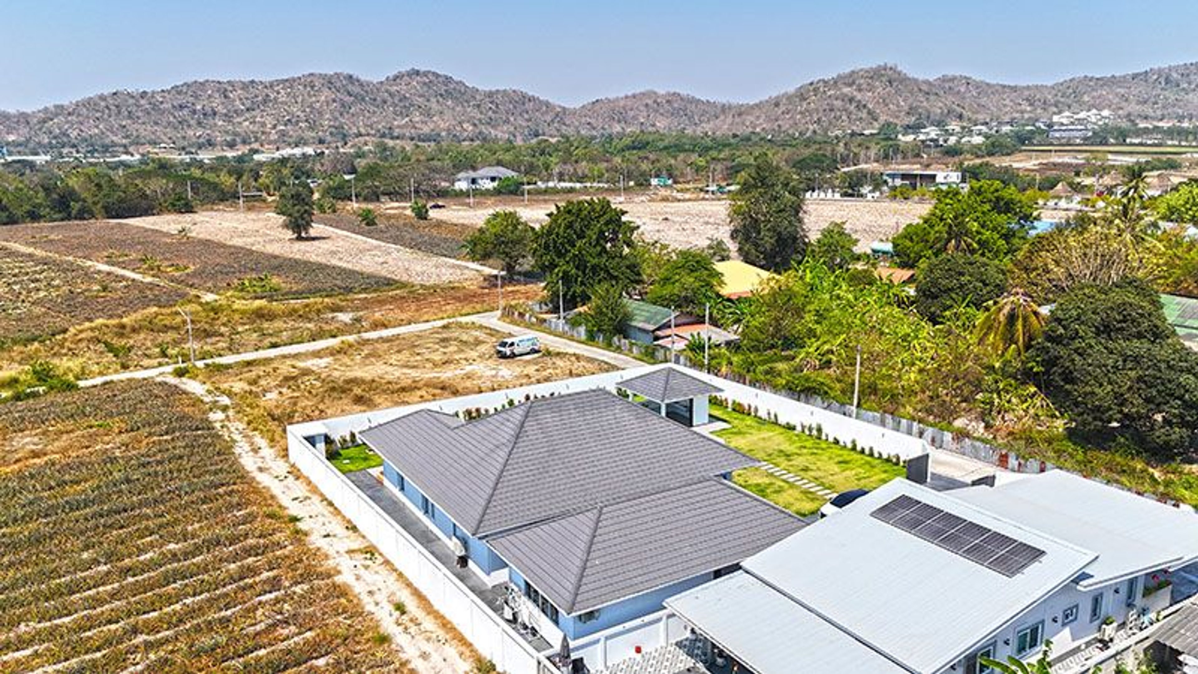 Stunning 4-Bedroom Villa in Hin Lek Fai, Hua Hin thumbnail 47