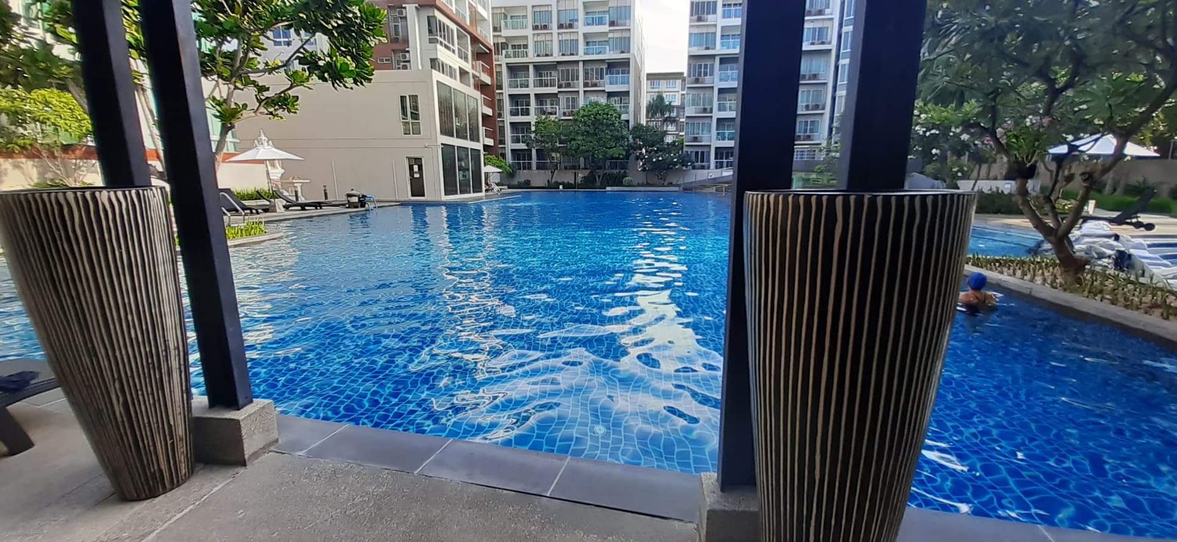 Beautiful low-rise condo for Sale thumbnail 2