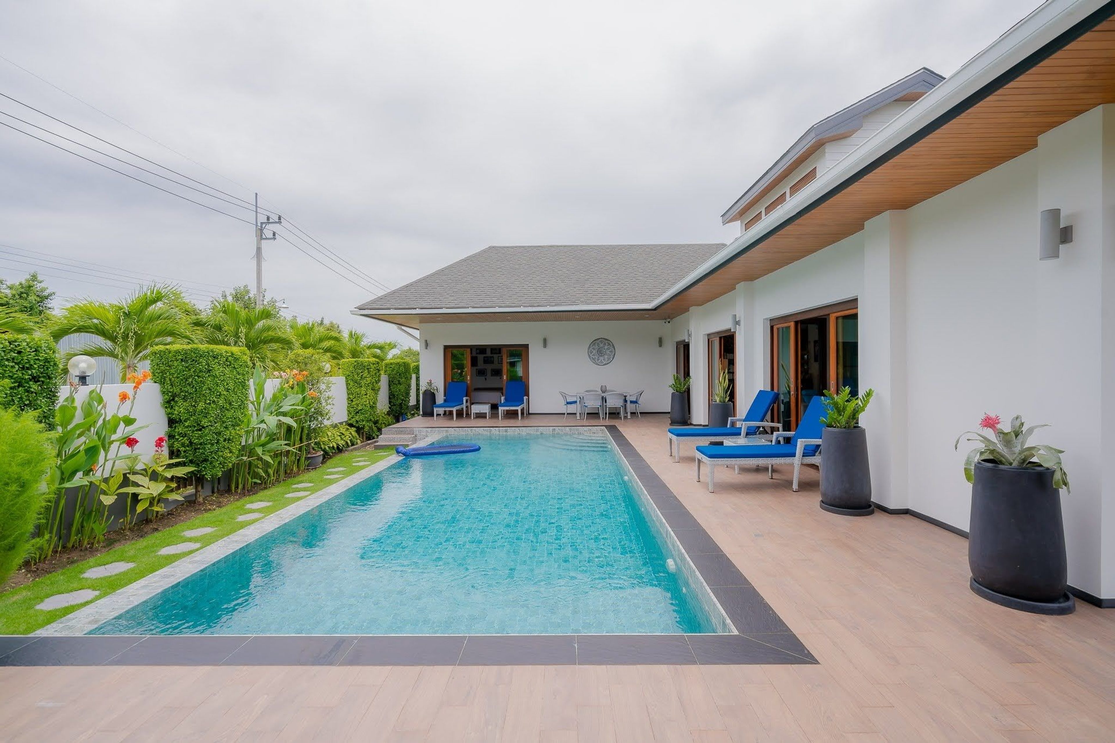 House / Villa For Rent - - 3 Bedrooms - 2 Bathrooms - Price ฿90,000 -  thumbnail 8