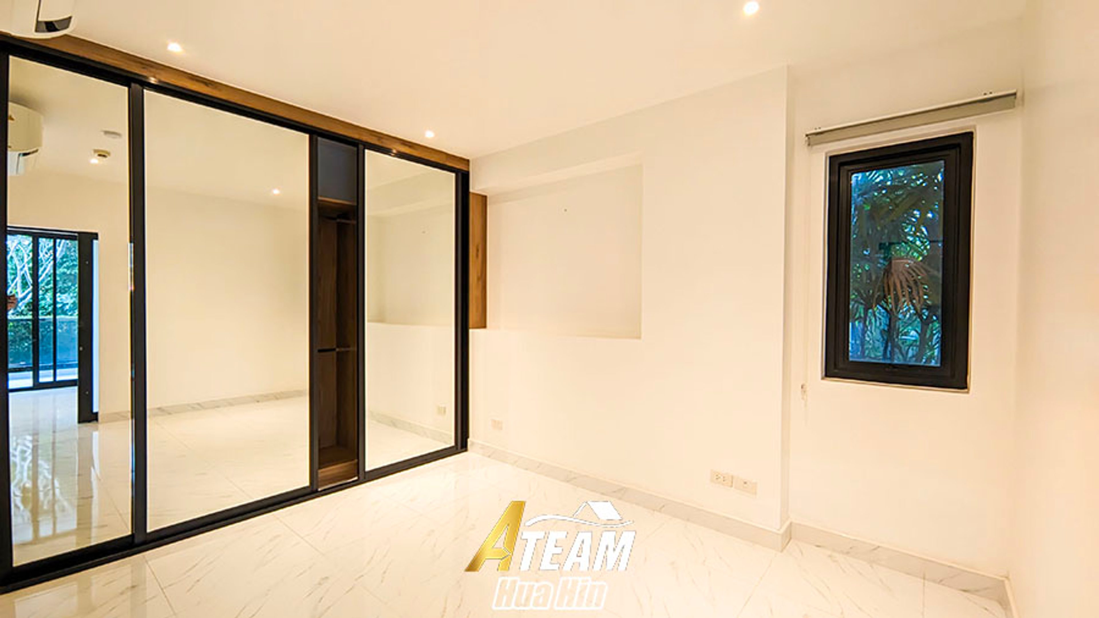 Sunshine Residence – 2-Bed Ground Floor Unit with Direct Pool Acces thumbnail 11