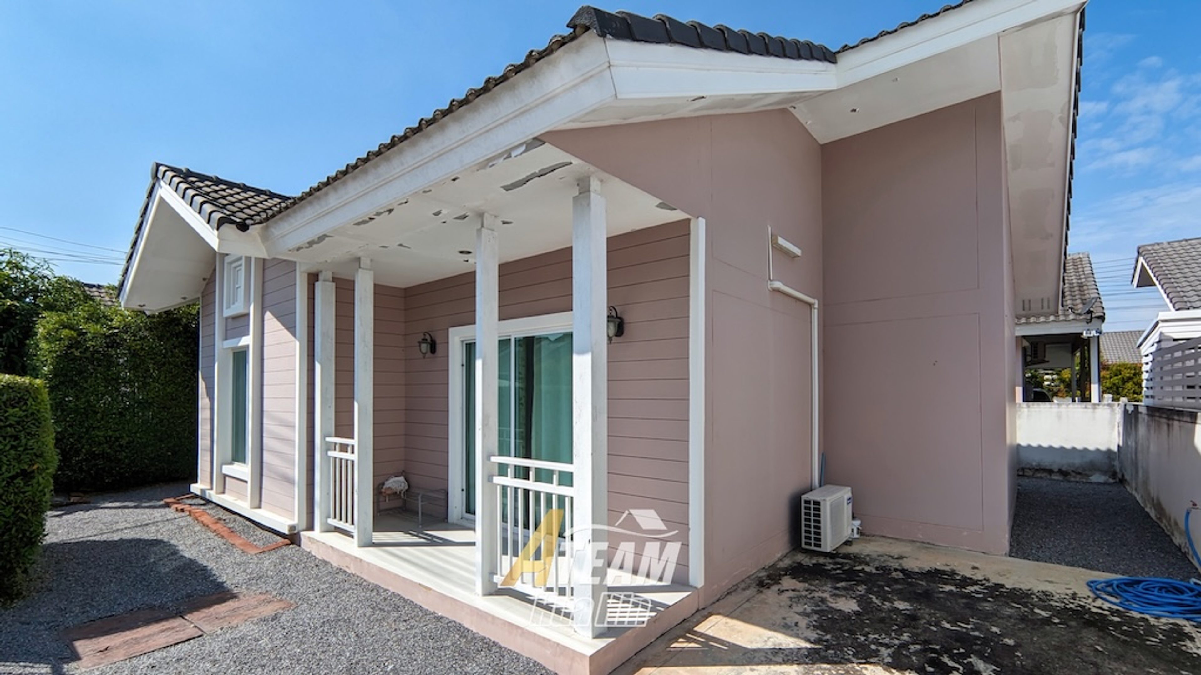 LA VALLEE VINTAGE – 3 Bedroom House for Sale