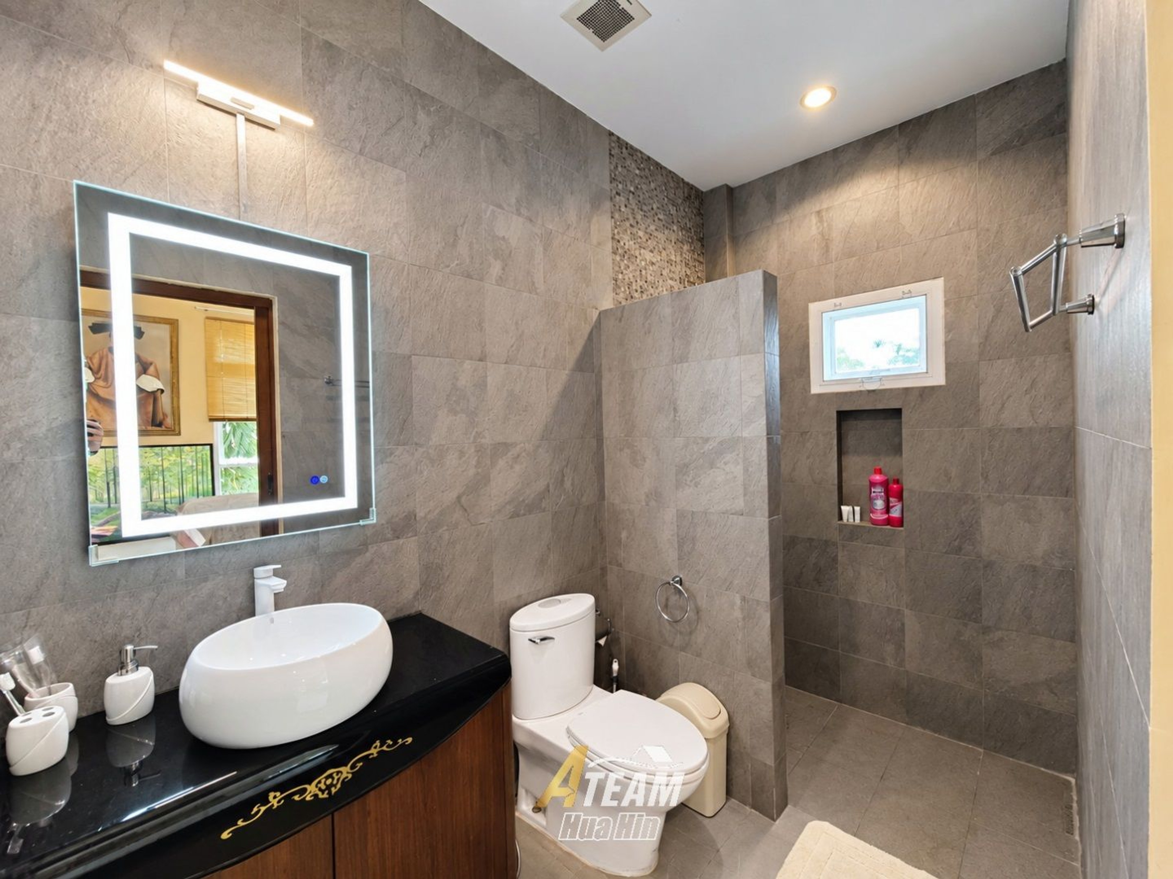 Résidence exceptionnelle de 4 chambres à Emerald Heights