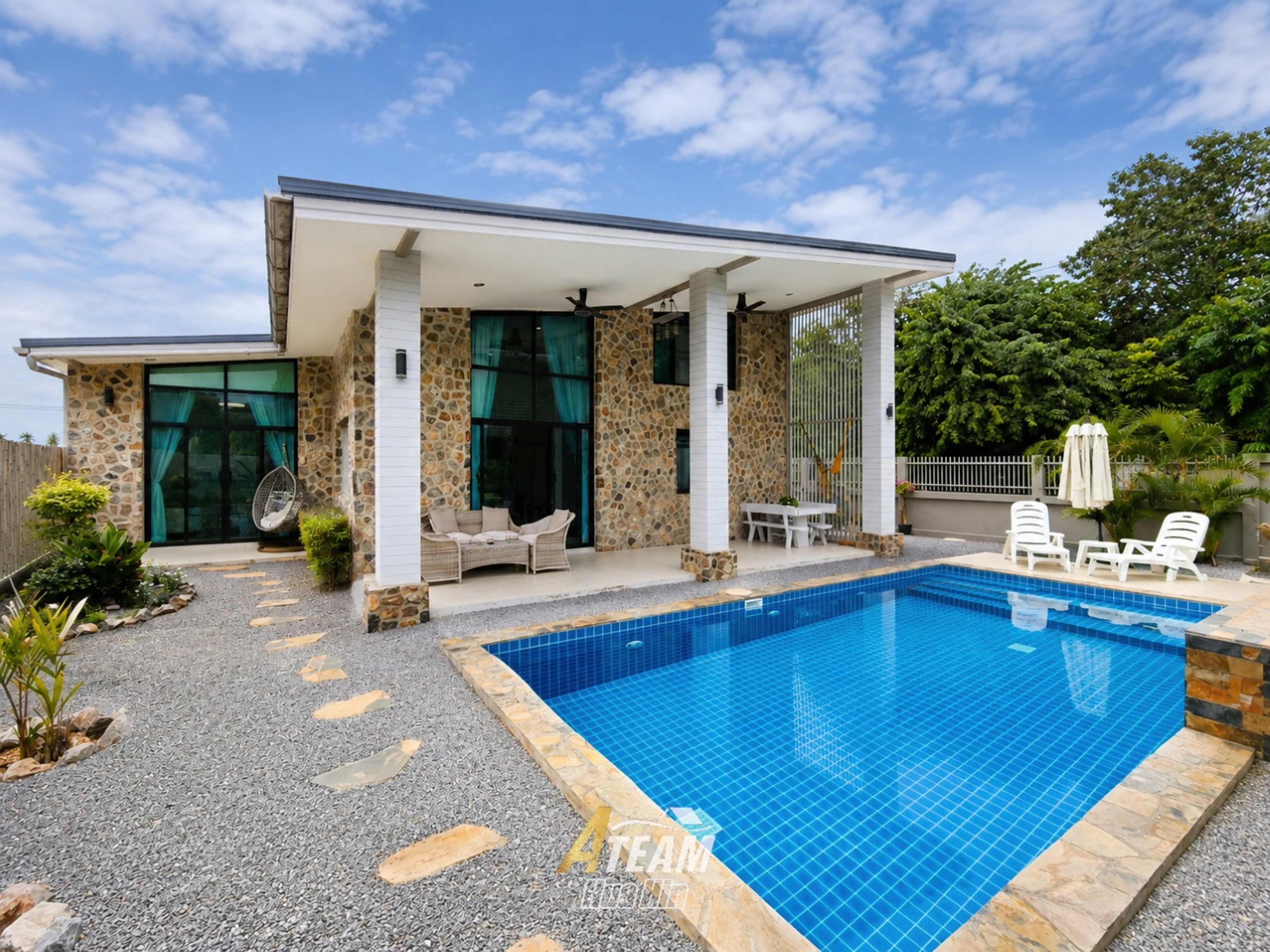 Charmante villa avec piscine de 2 chambres à vendre à Thap Tai, Thap Thai