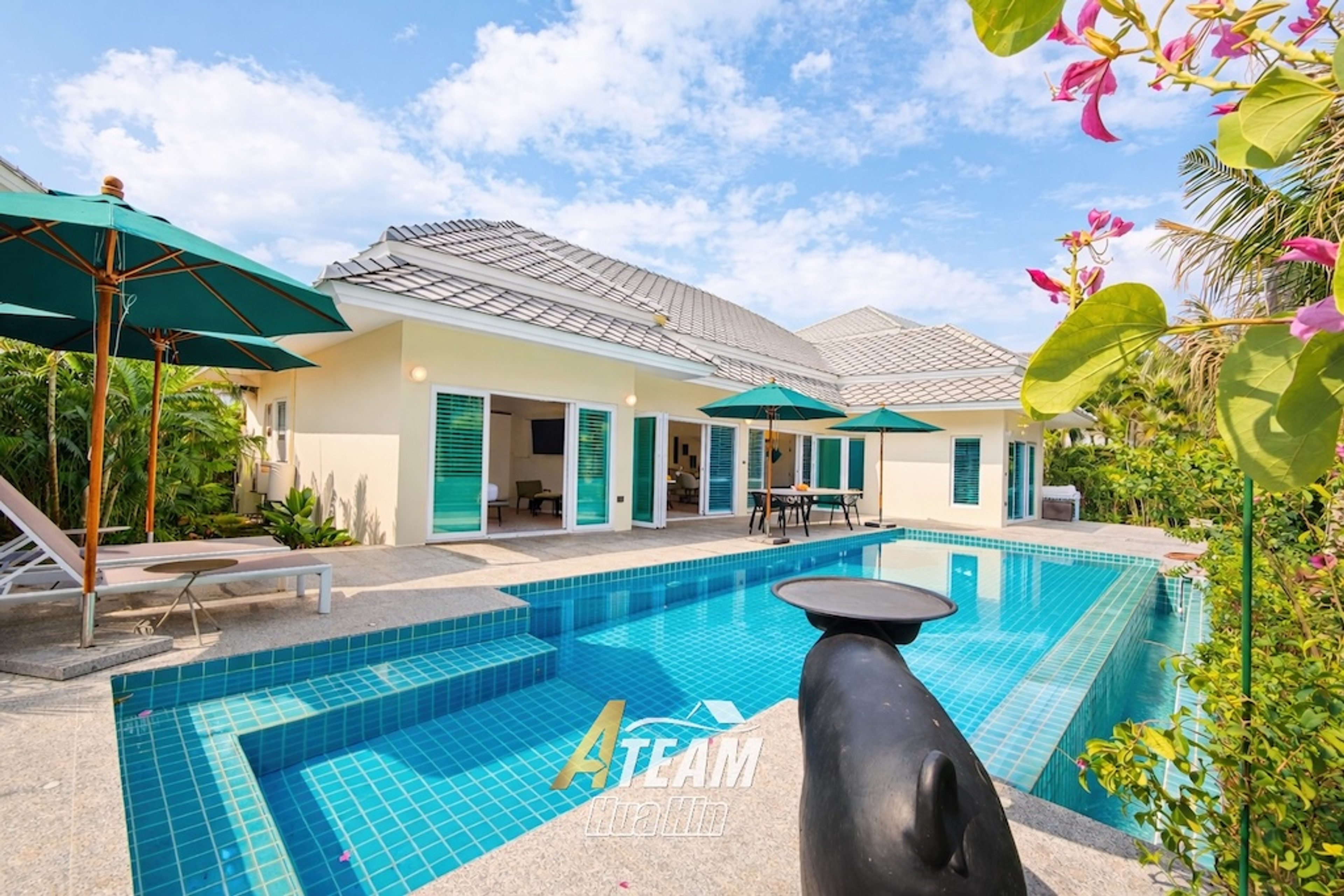 Modern 3 Bed 3 Bath Pool Villa at Black Mountain Golf Club thumbnail 4