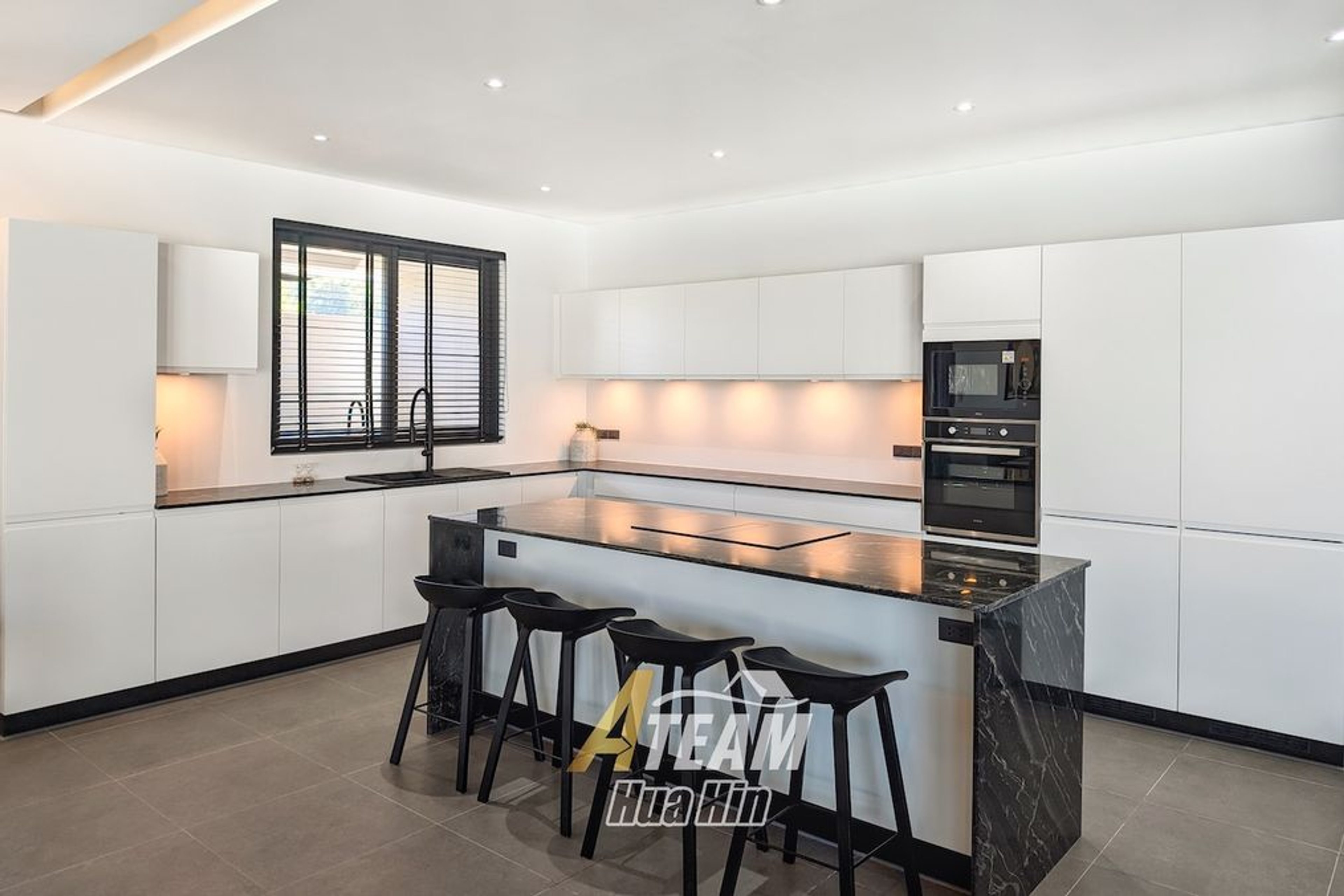 Modern Pool Villa with Large Interior Space in Soi 114 thumbnail 5