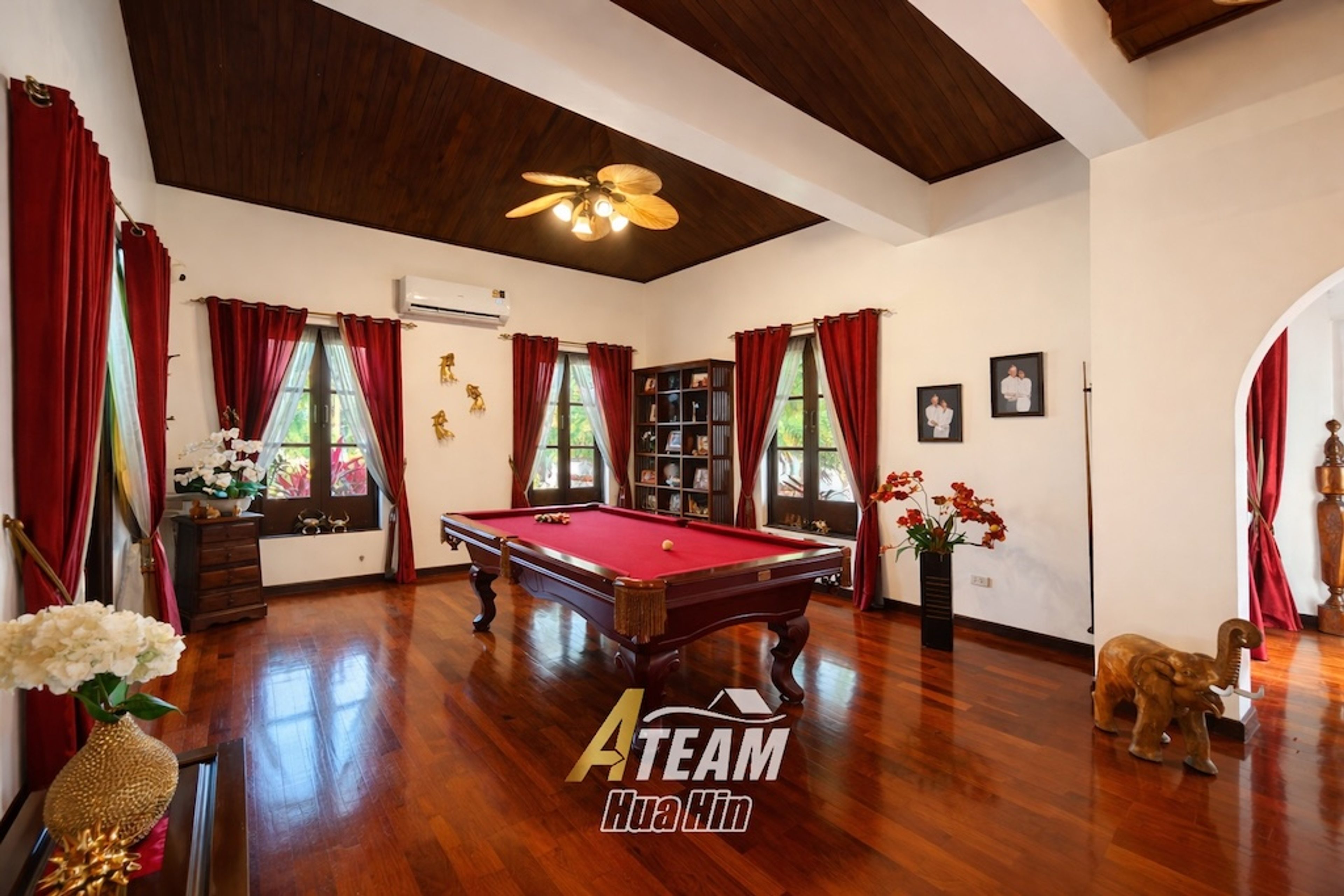 Luxury 6-Bedrooms Spacious 3,200 sqm Estate 5 min from city center —  thumbnail 20