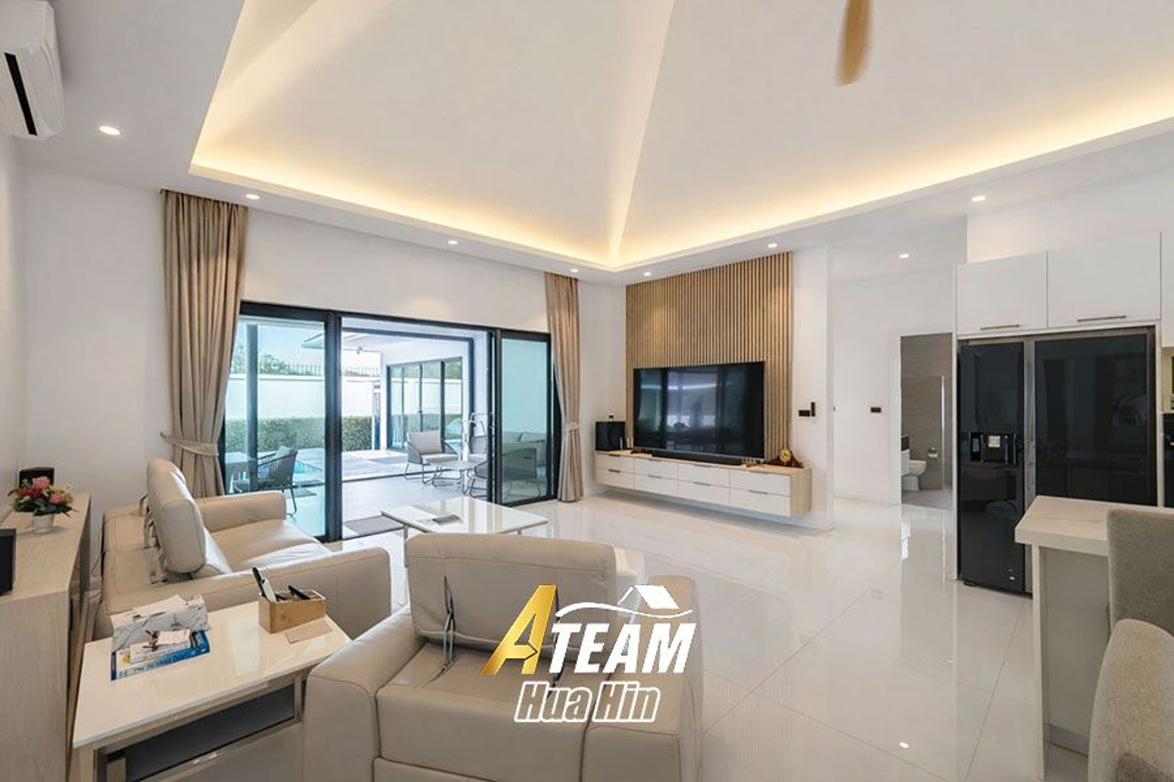 Modern 3 Bed 3 Bath Pool Villa near Blackmountain  thumbnail 8