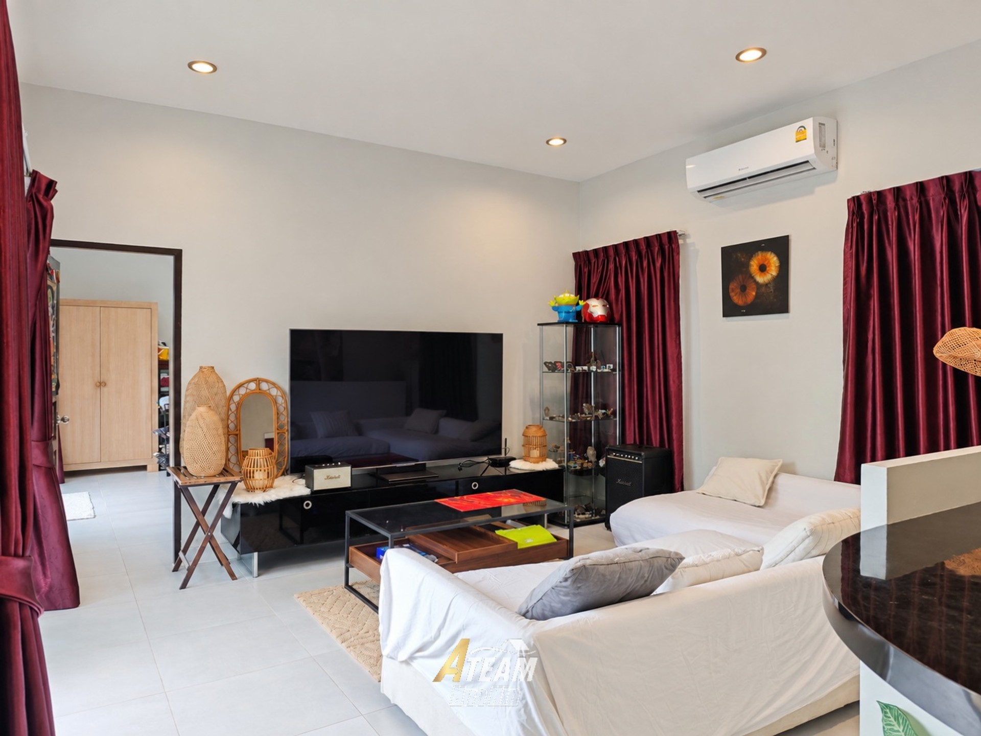Luxury 4-Bedroom Pool Villa on a Large Plot in Khao Tao