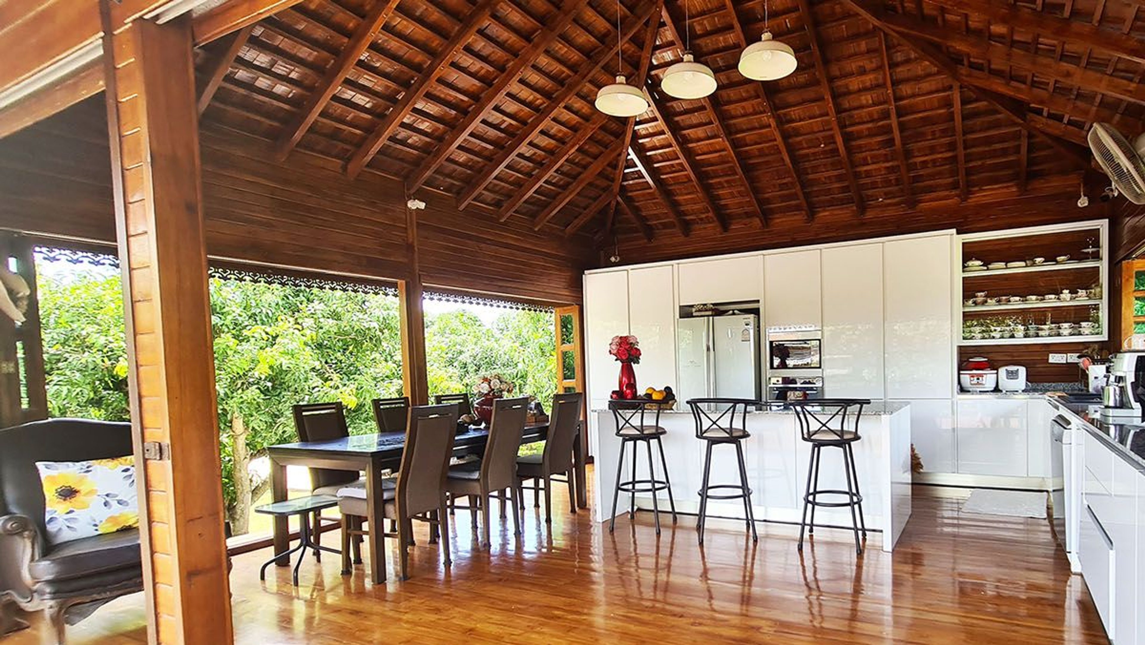 Mango Hills one of a kind resort property in stunning scenic location thumbnail 3