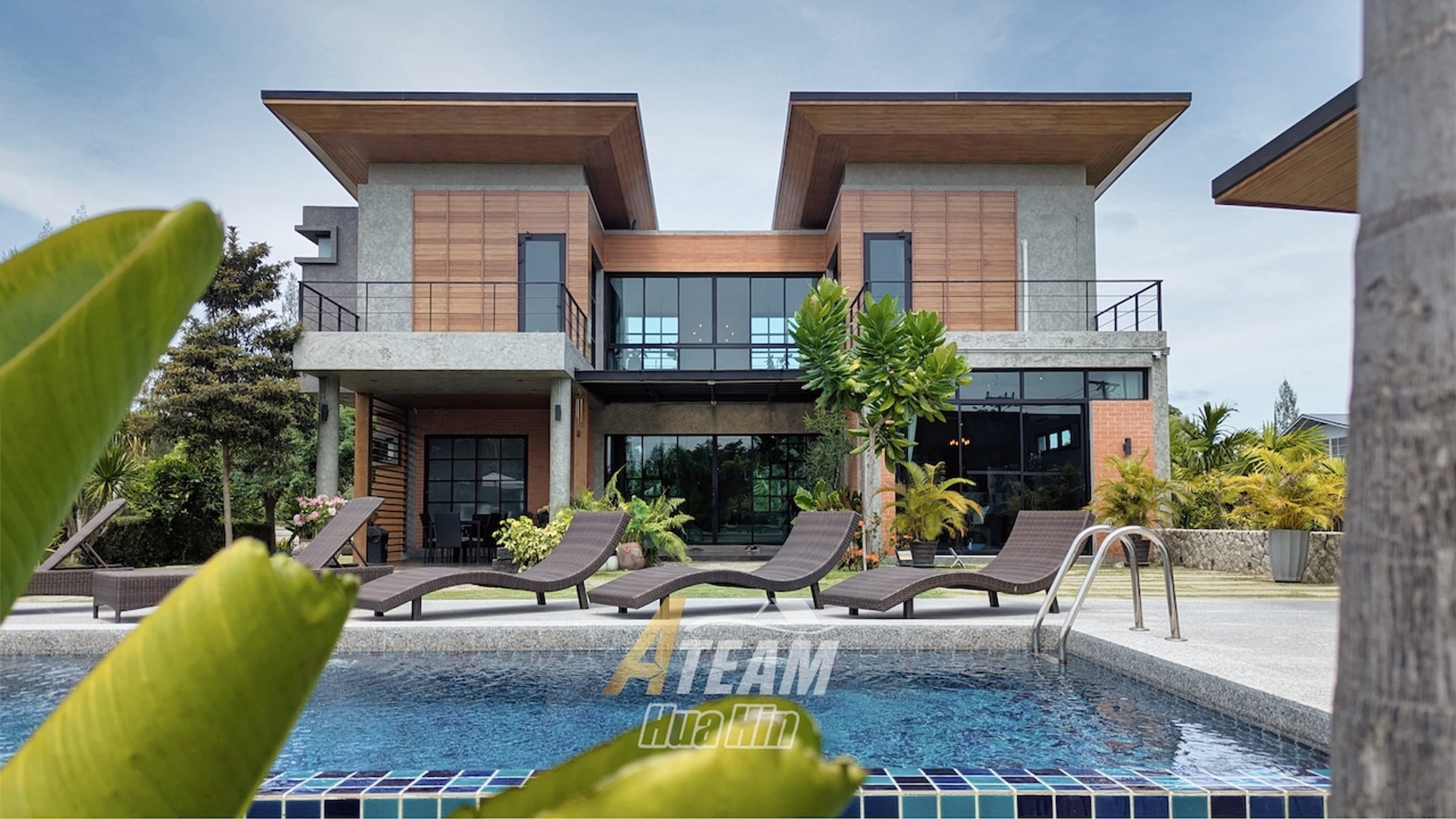 Modern Pool Villa Estate with Guesthouse, Organic Farm & Mountain View