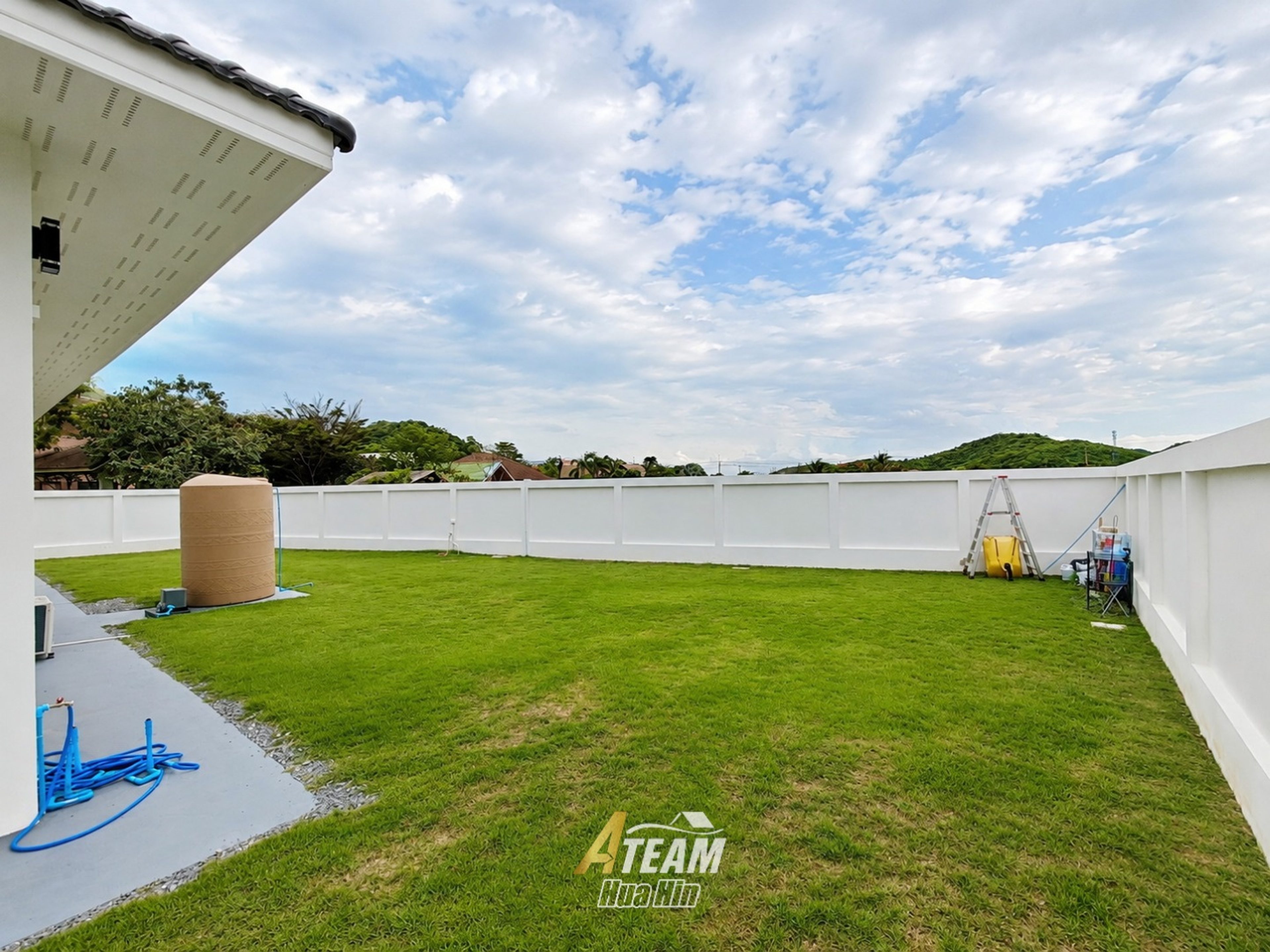 3-Bedroom House for Sale on the Hill in Khao Tao with Stunning Mountain Views thumbnail 5