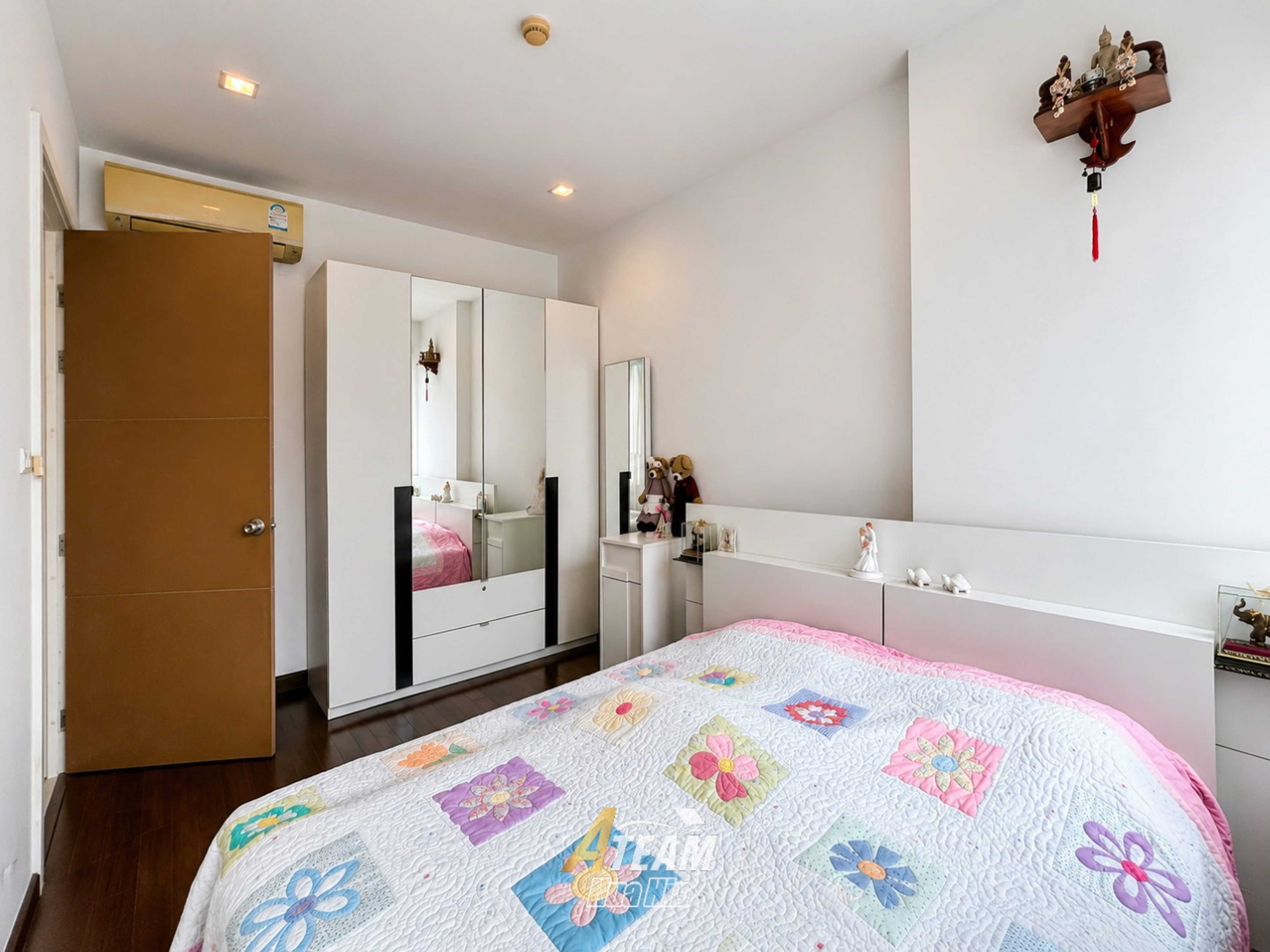 Beautiful swimming pool view condo for Sale - Seacraze Huahin thumbnail 16
