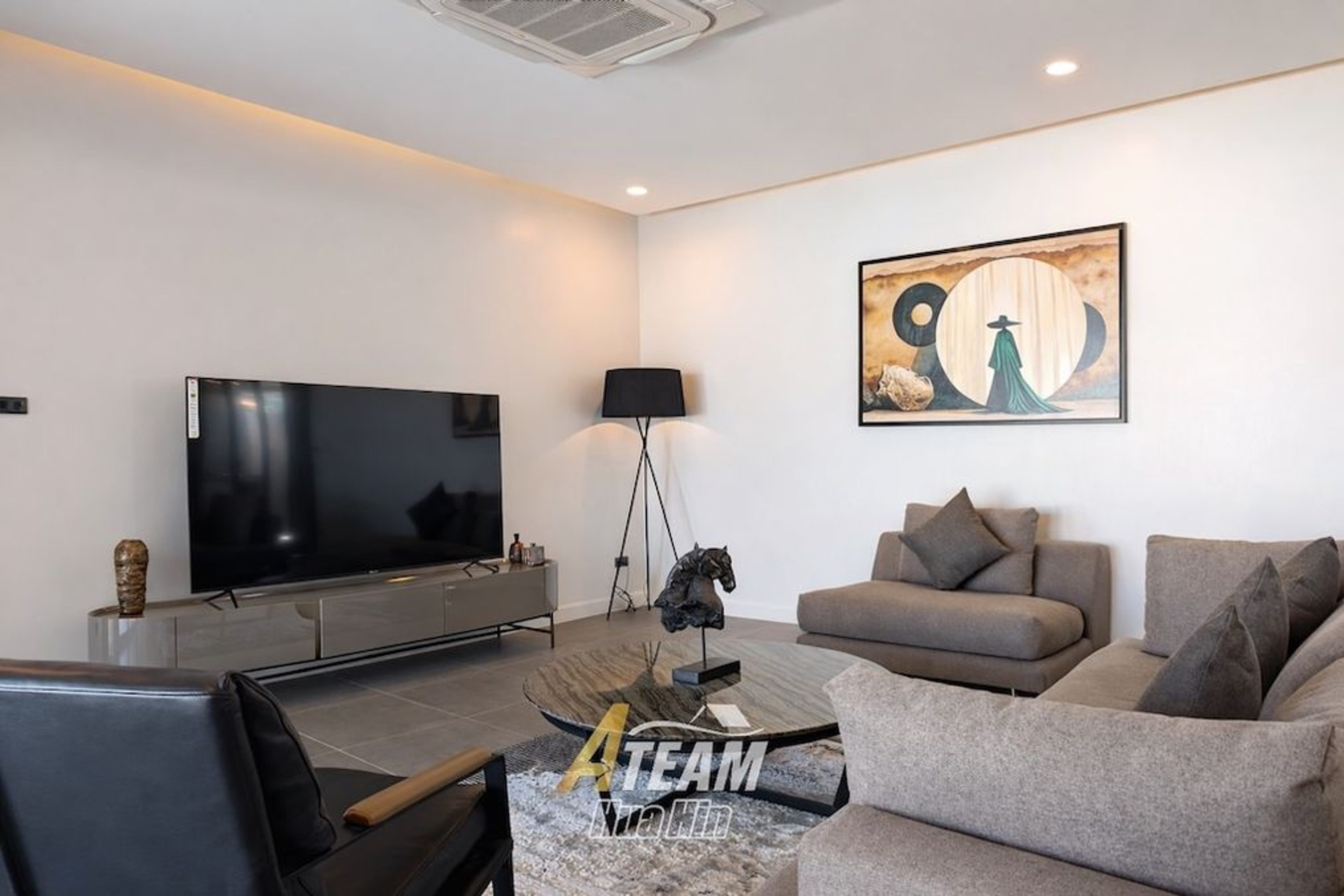 Modern Pool Villa with Large Interior Space in Soi 114 thumbnail 4
