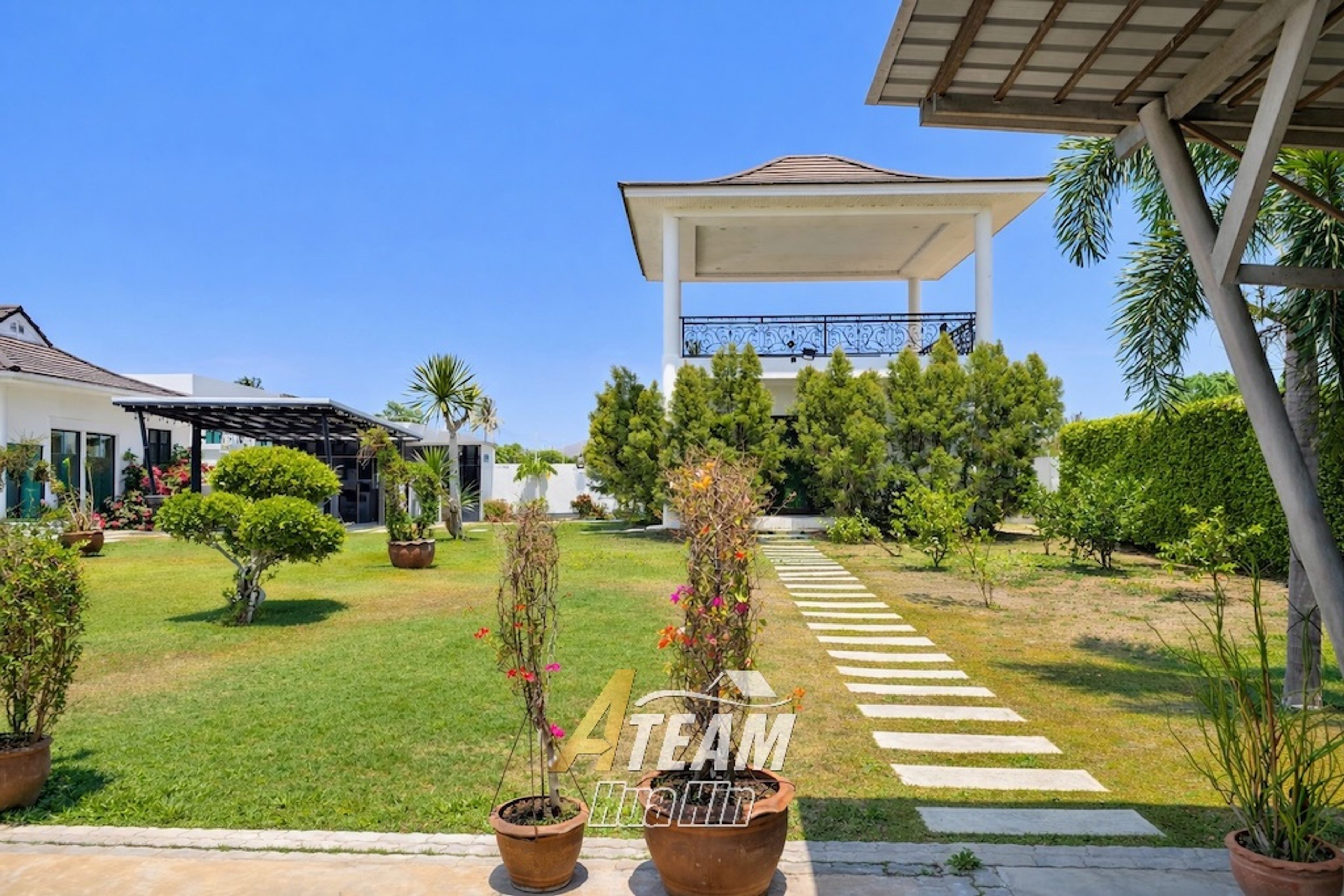 Spacious Standalone Pool Villa on a Corner Plot with Mountain Views thumbnail 5