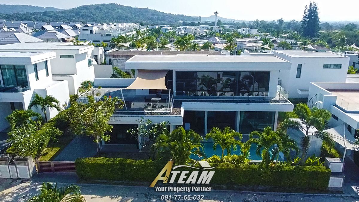 Modern 3 bedroom pool villa In La Lua resort