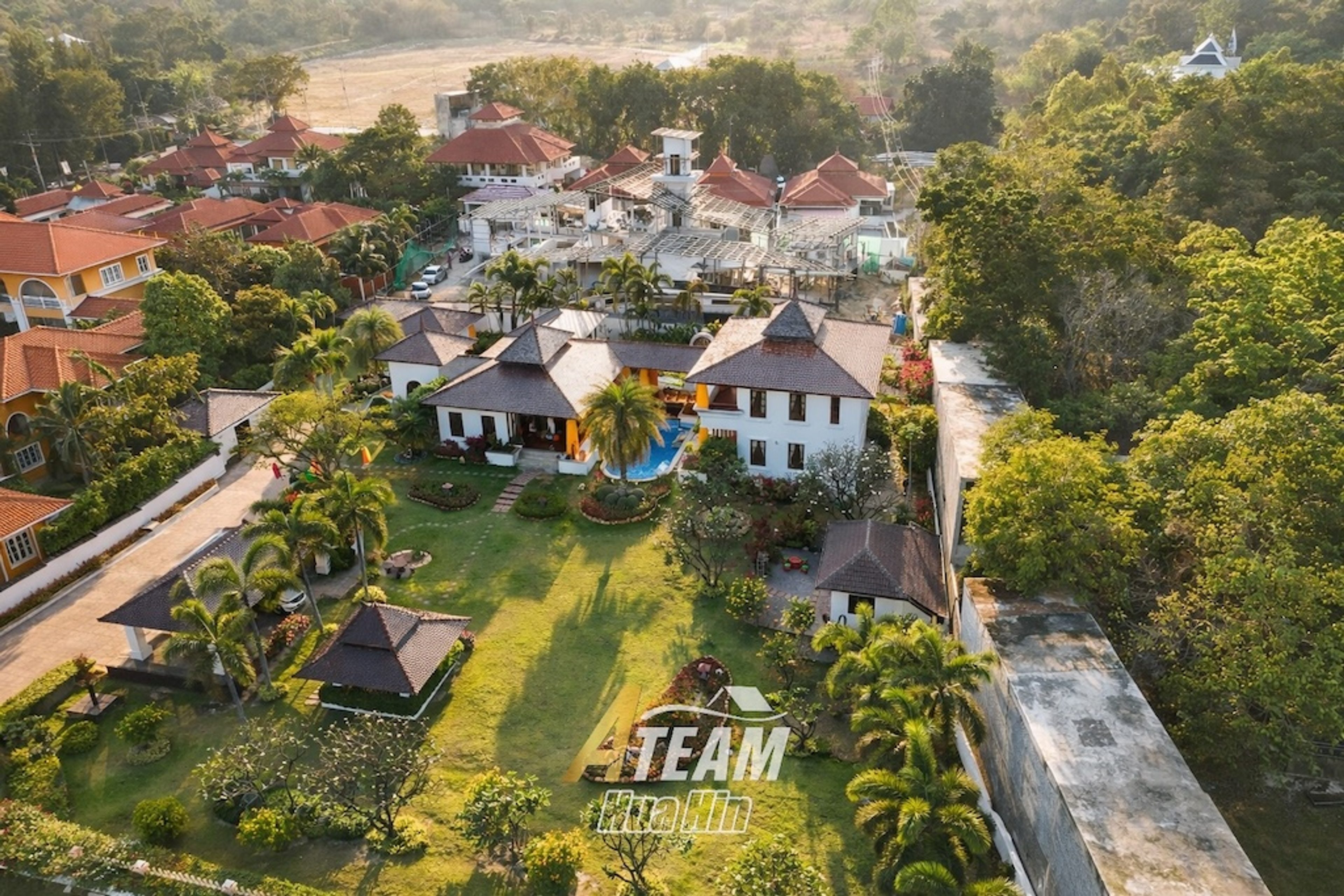 Luxury 6-Bedrooms Spacious 3,200 sqm Estate 5 min from city center —  thumbnail 34